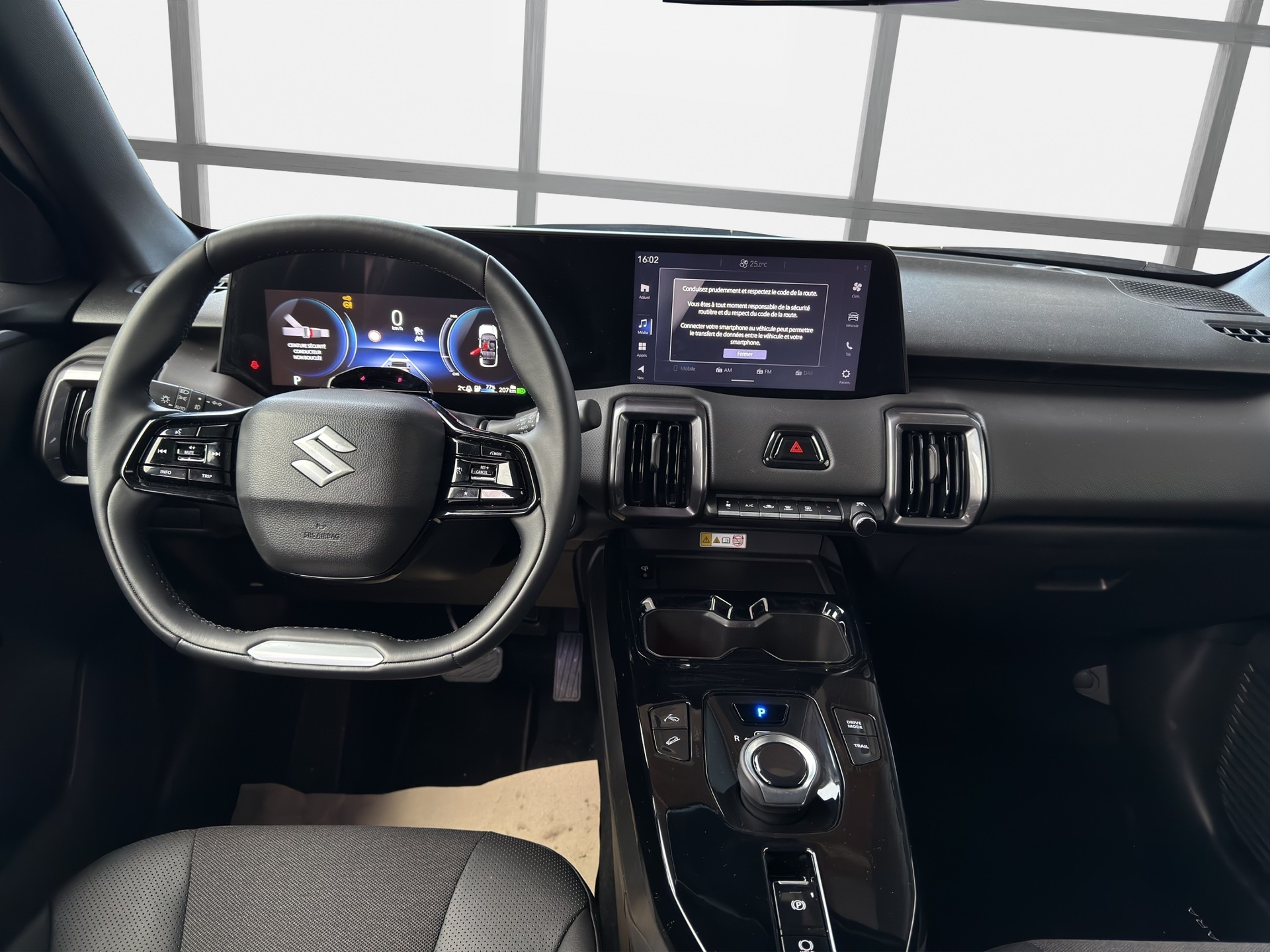 SUZUKI e-Vitara 61kWh Top 4x4-image-9