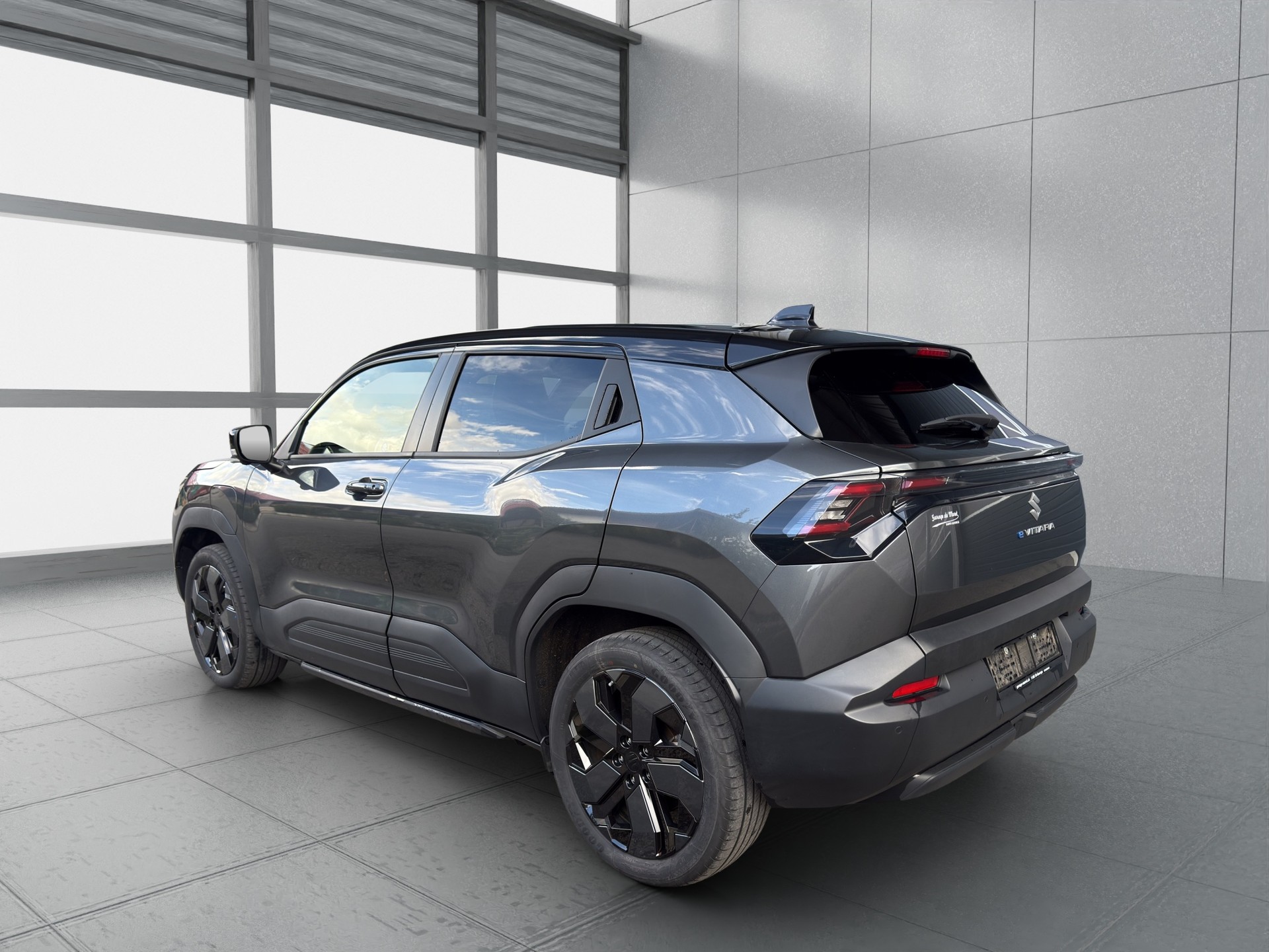 SUZUKI e-Vitara 61kWh Top 4x4-image-2