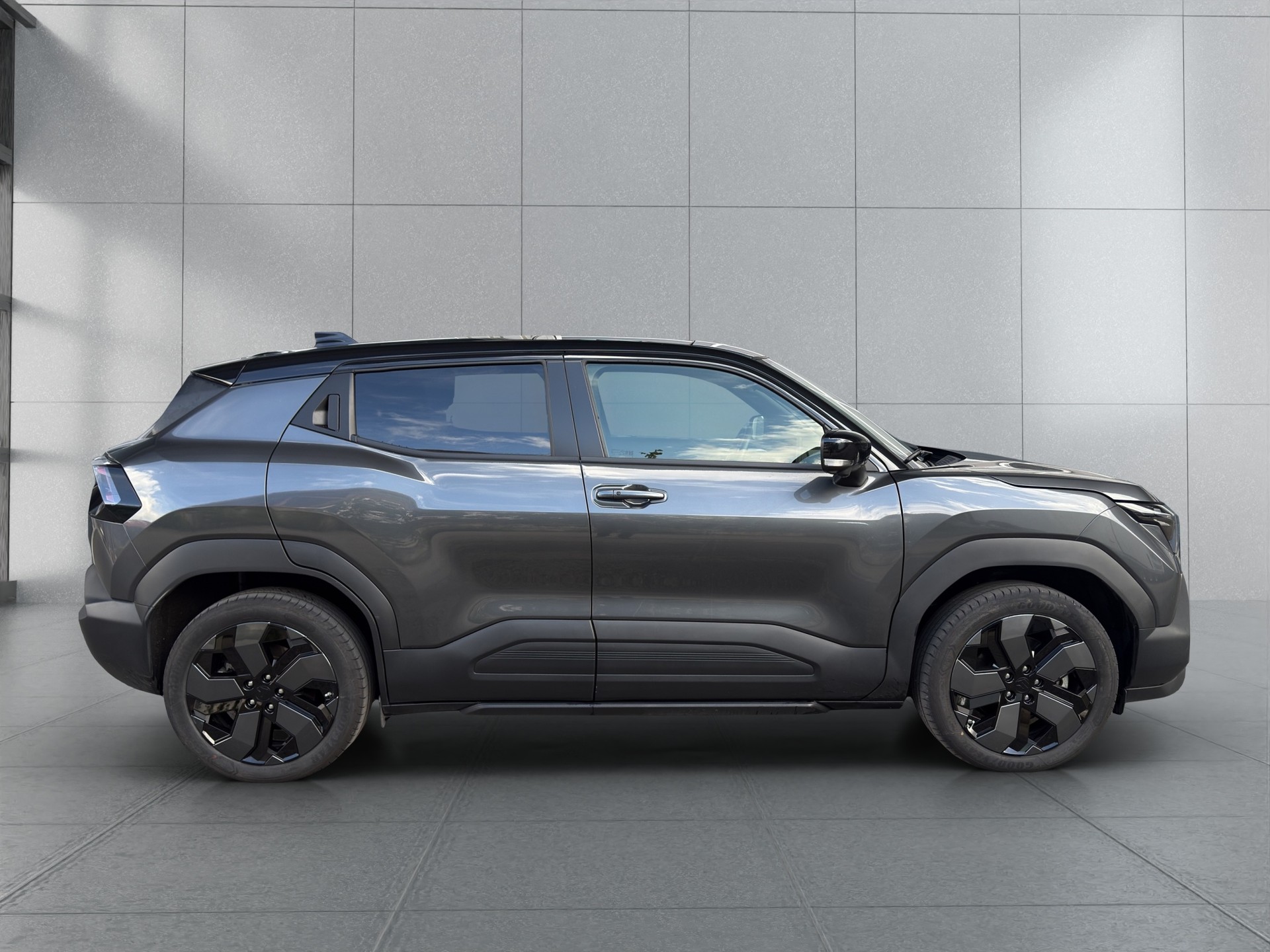 SUZUKI e-Vitara 61kWh Top 4x4-image-5