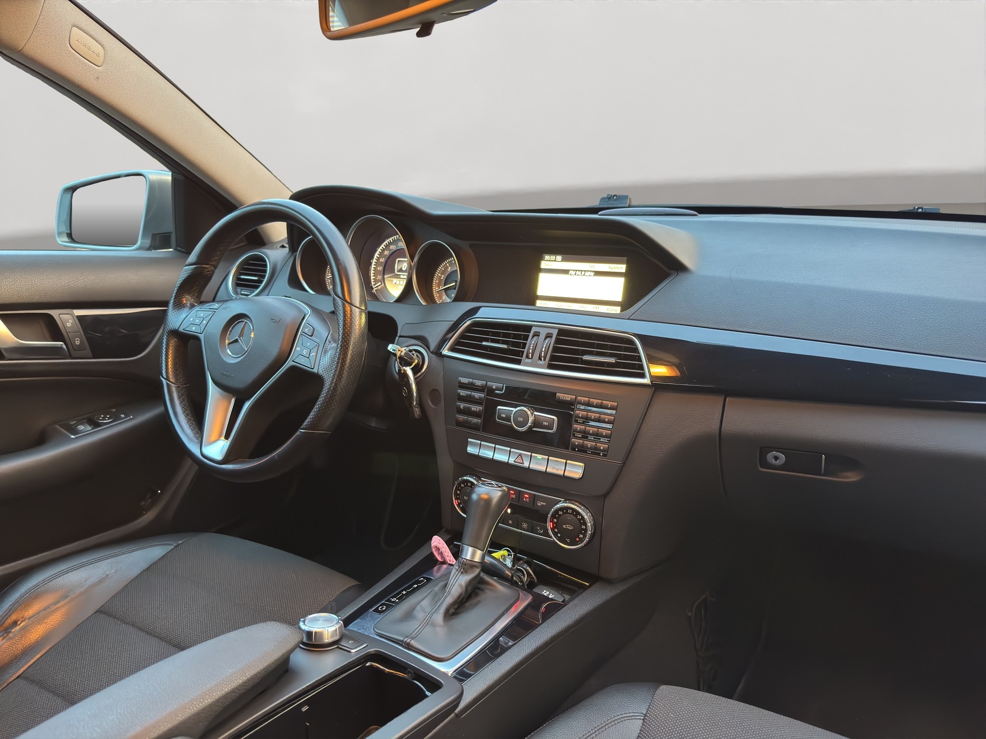 MERCEDES-BENZ C 180 Coupé MyStar 7G-Tronic-image-10