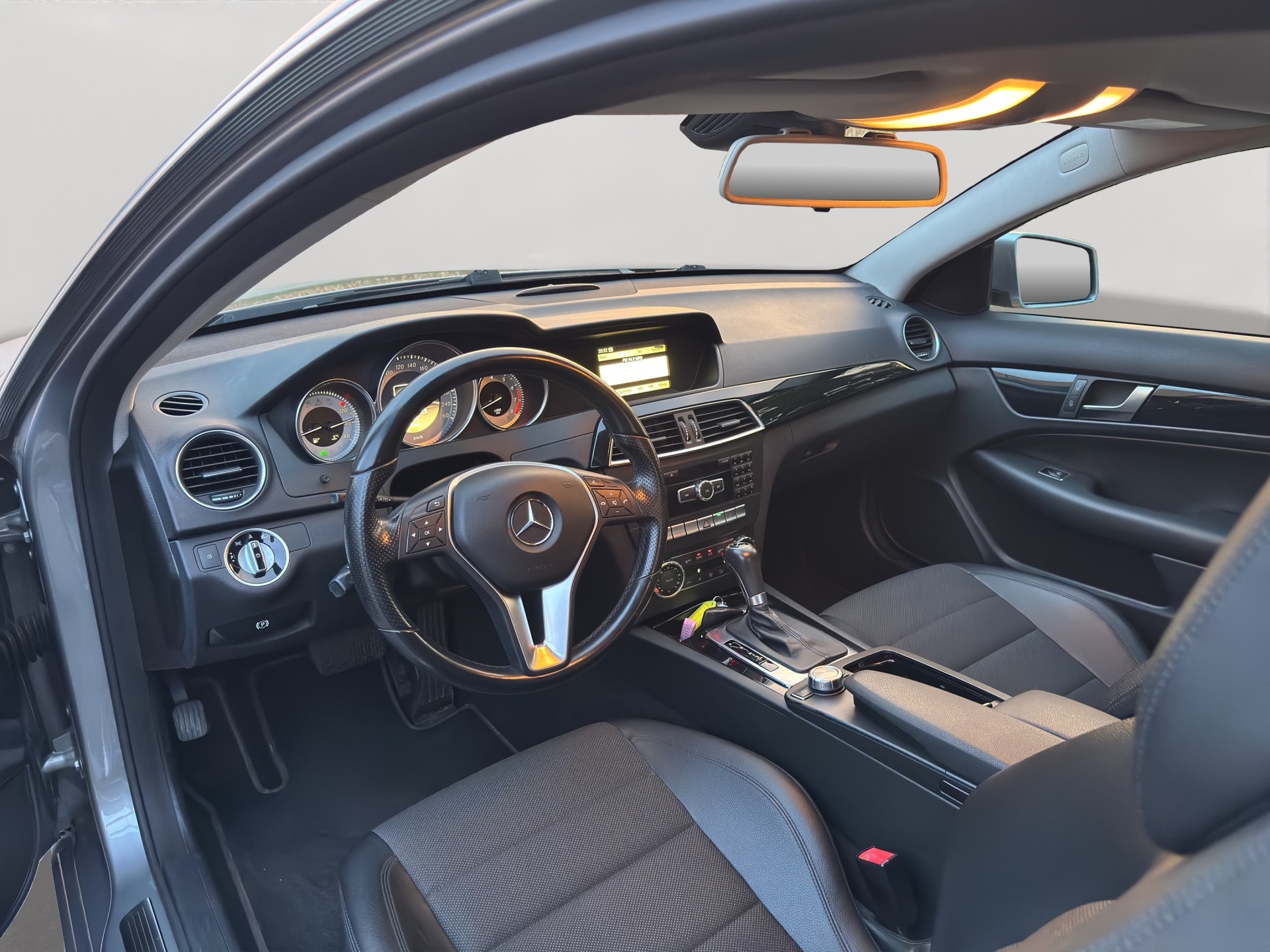 MERCEDES-BENZ C 180 Coupé MyStar 7G-Tronic-image-9