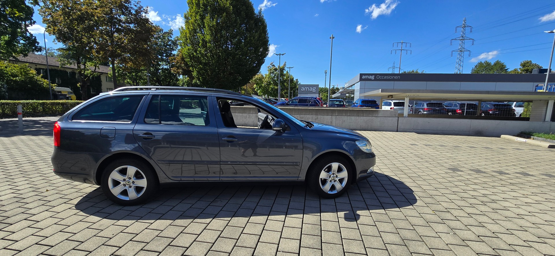 SKODA 2.0 TDI Elegance 4x4 DSG-image-2