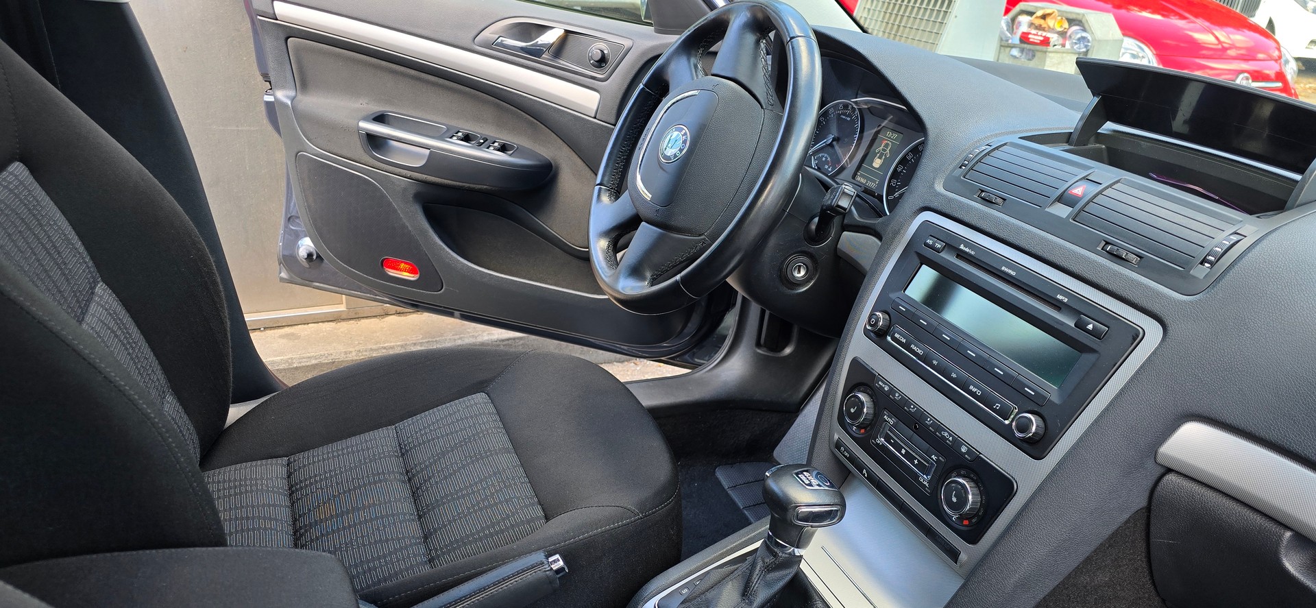 SKODA 2.0 TDI Elegance 4x4 DSG-image-8