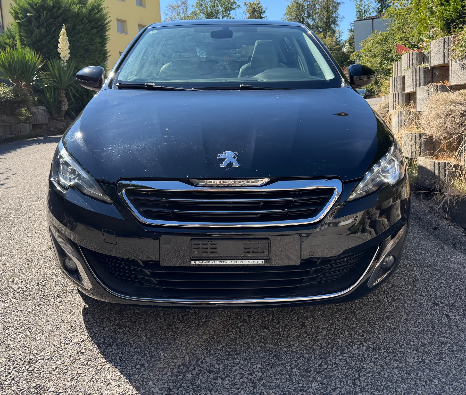 PEUGEOT 308 1.2 THP Allure-image-1