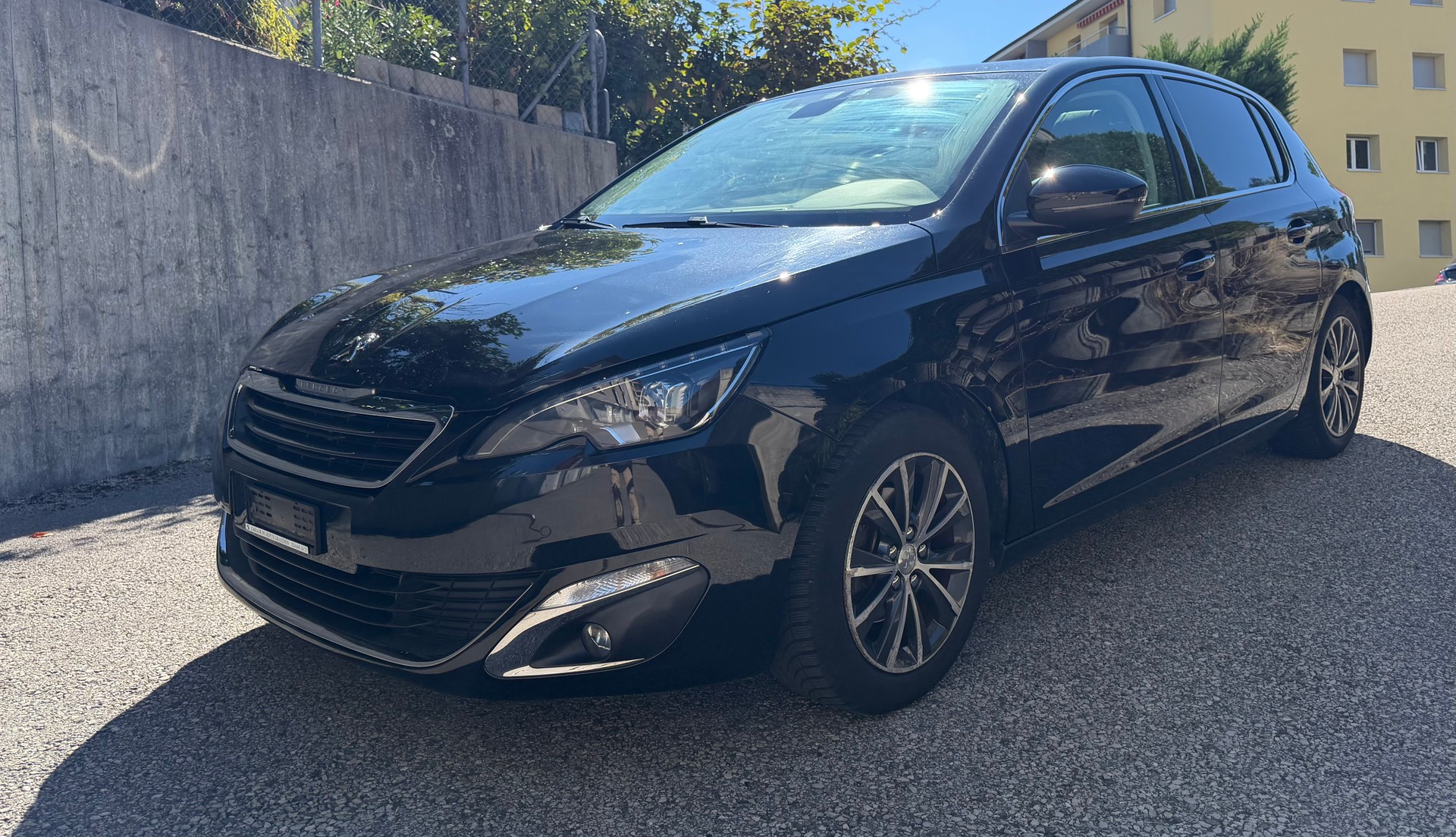 PEUGEOT 308 1.2 THP Allure-image-3