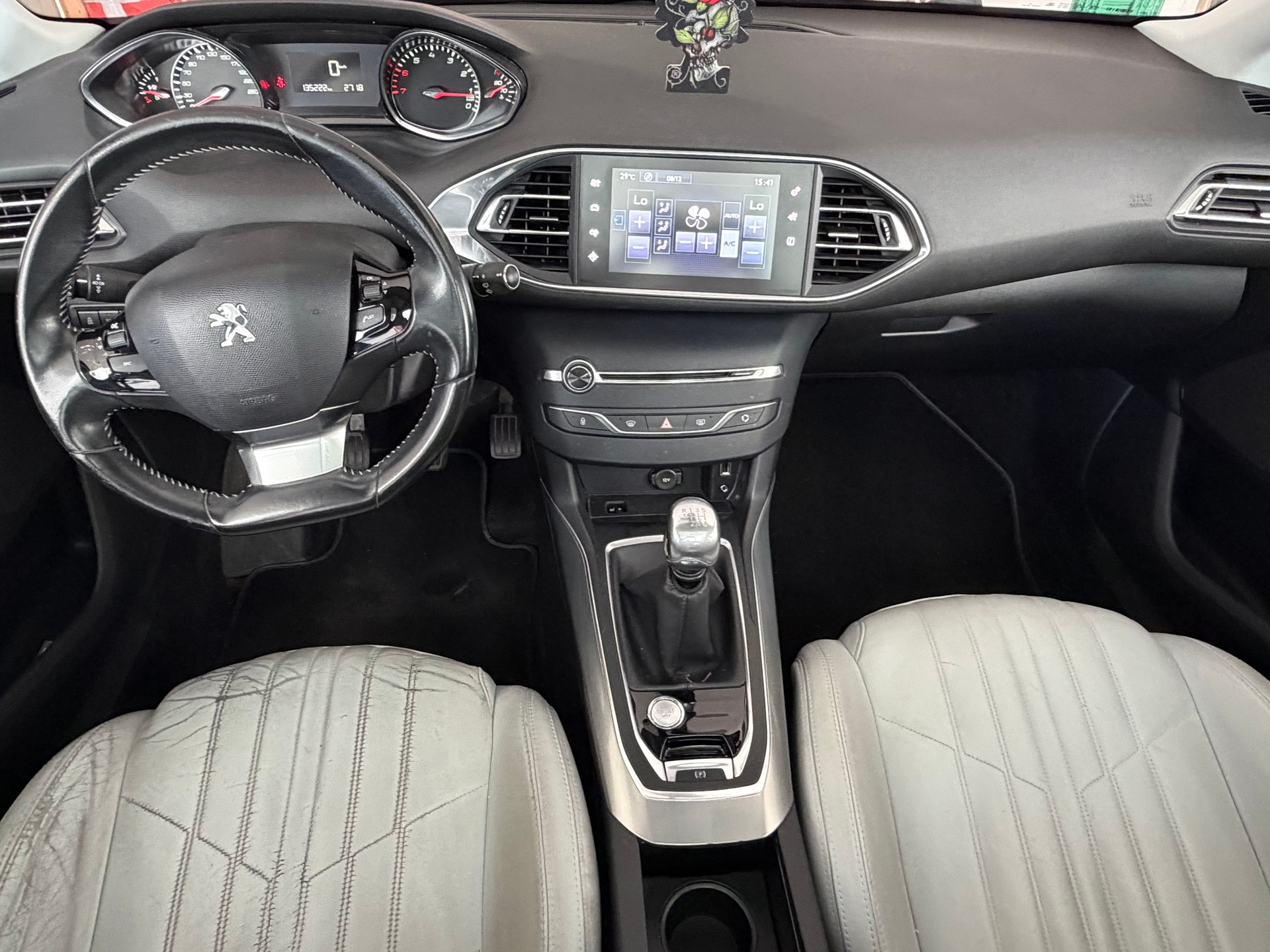 PEUGEOT 308 1.2 THP Allure-image-6