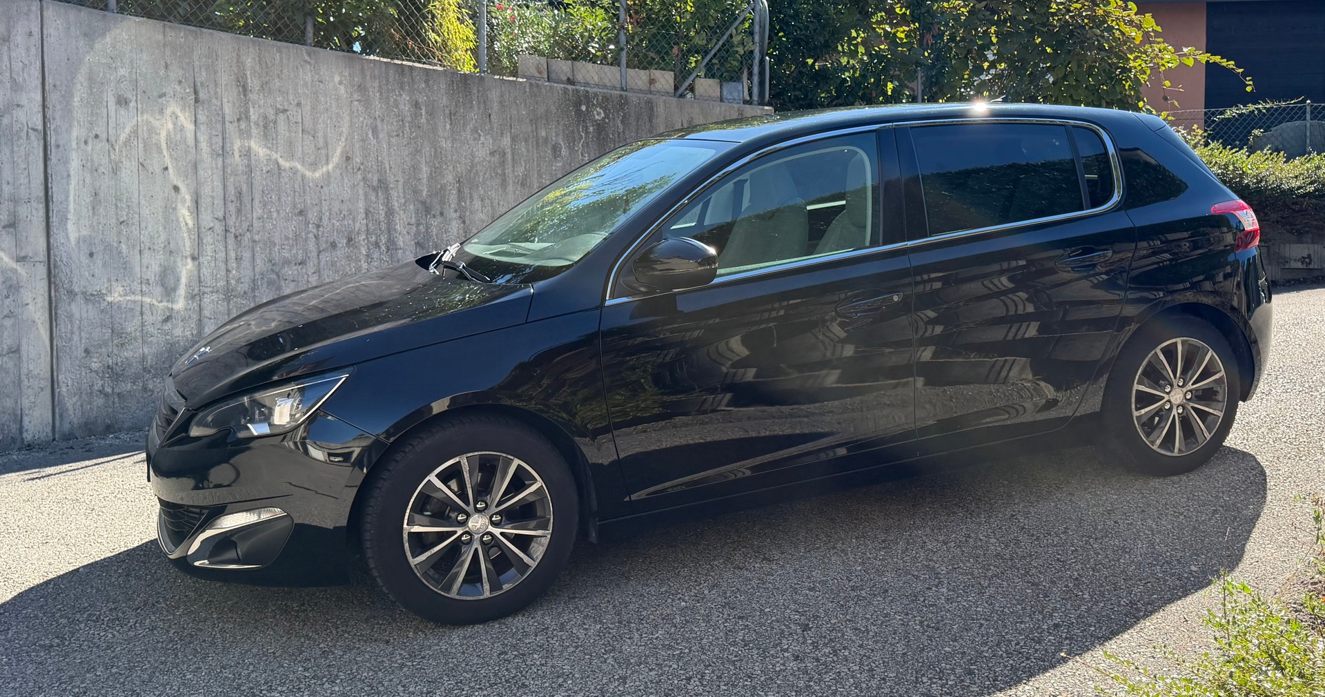 PEUGEOT 308 1.2 THP Allure-image-2