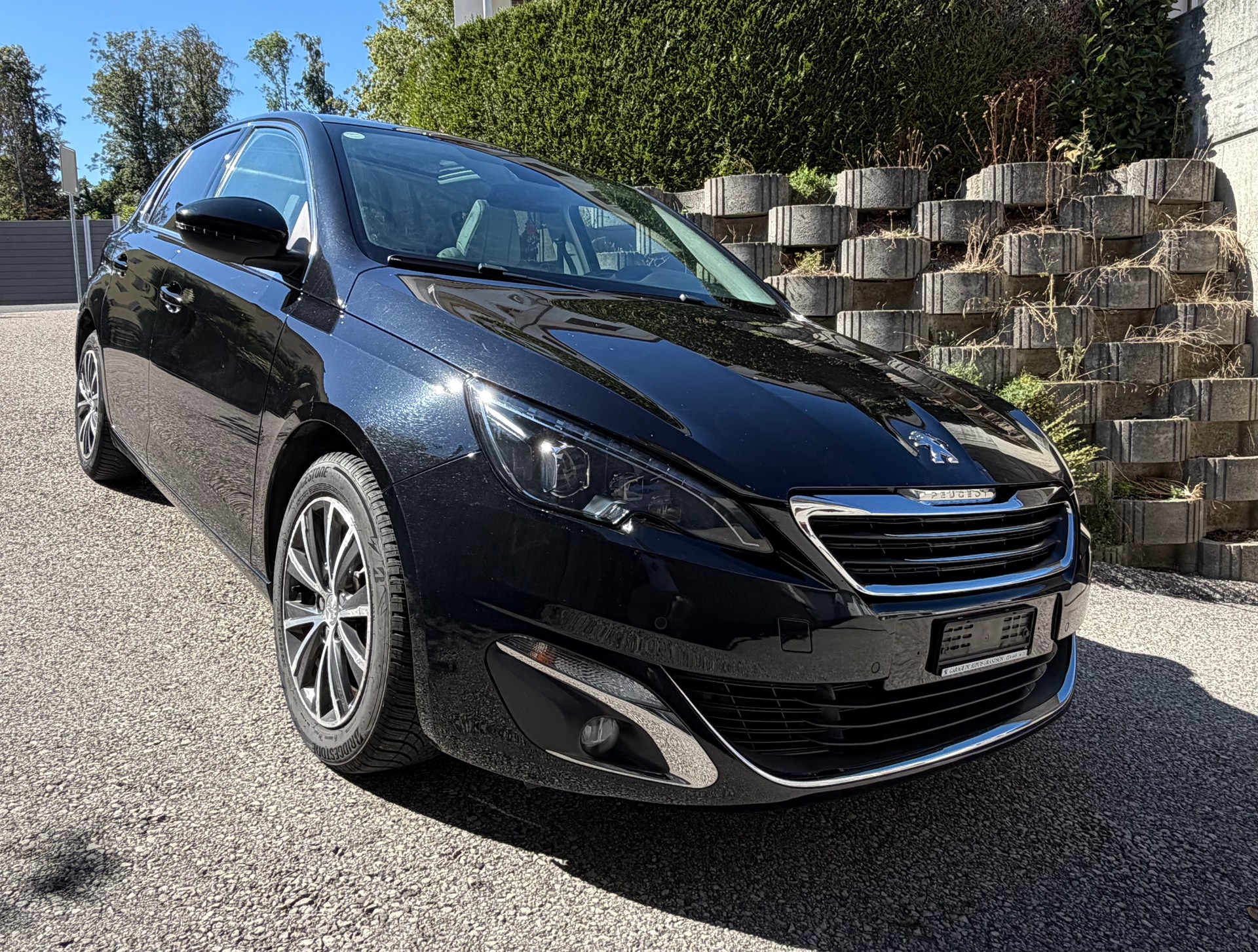 PEUGEOT 308 1.2 THP Allure-image-0