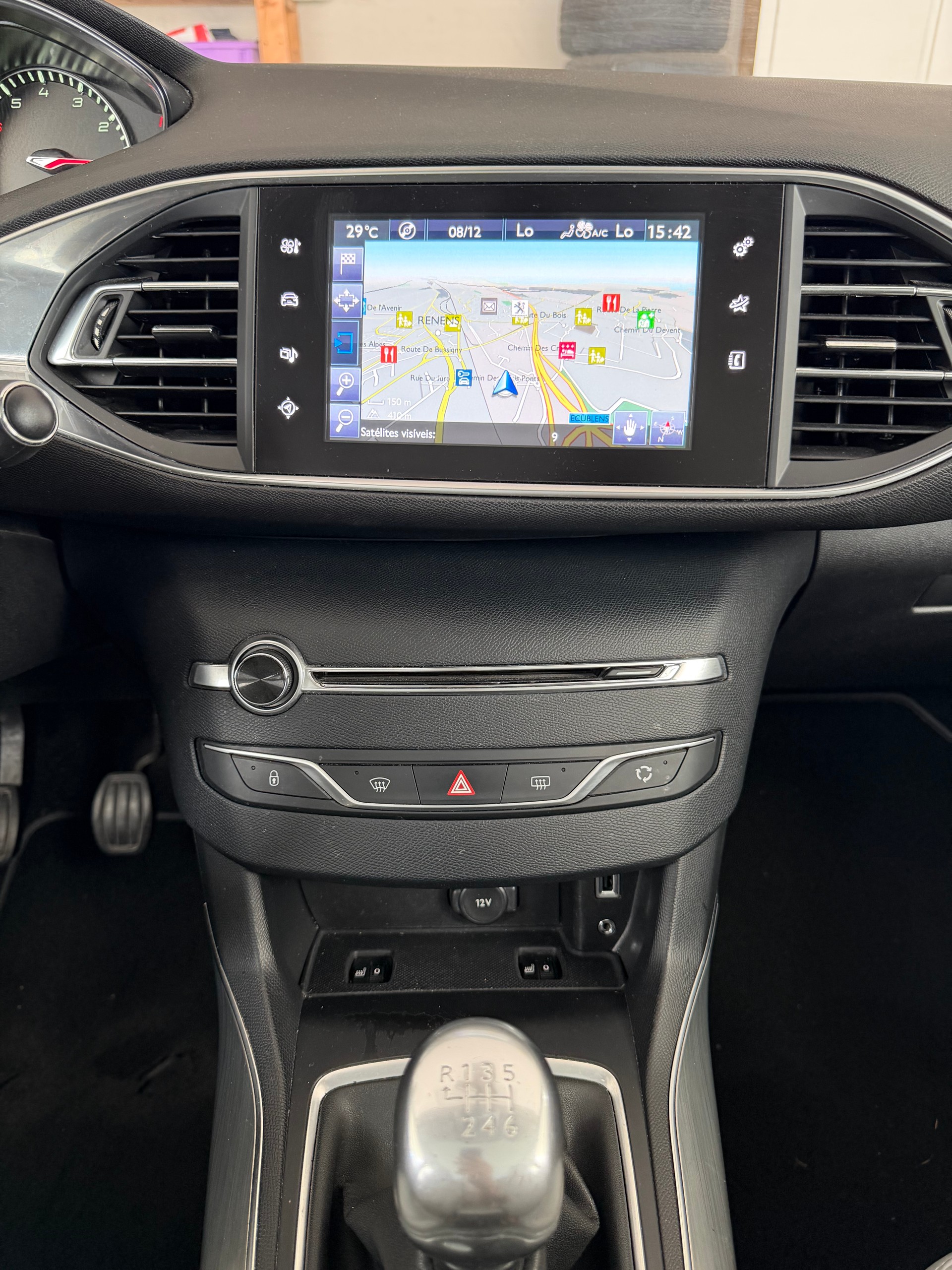 PEUGEOT 308 1.2 THP Allure-image-8