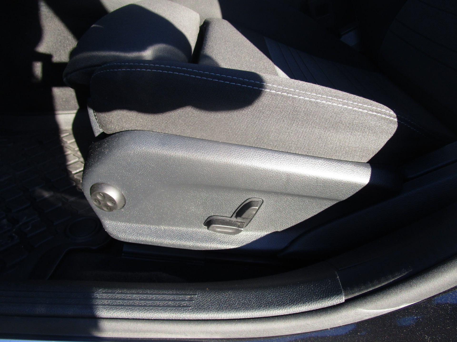 MERCEDES-BENZ C 200 BlueTEC AMG Line-image-10