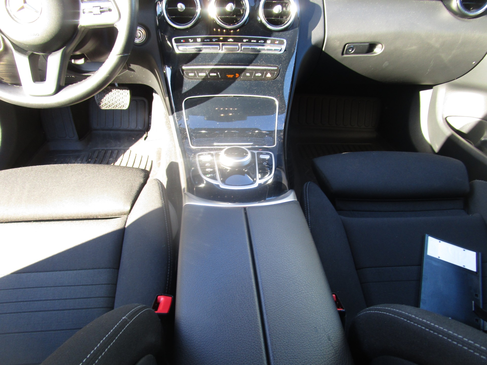 MERCEDES-BENZ C 200 BlueTEC AMG Line-image-9