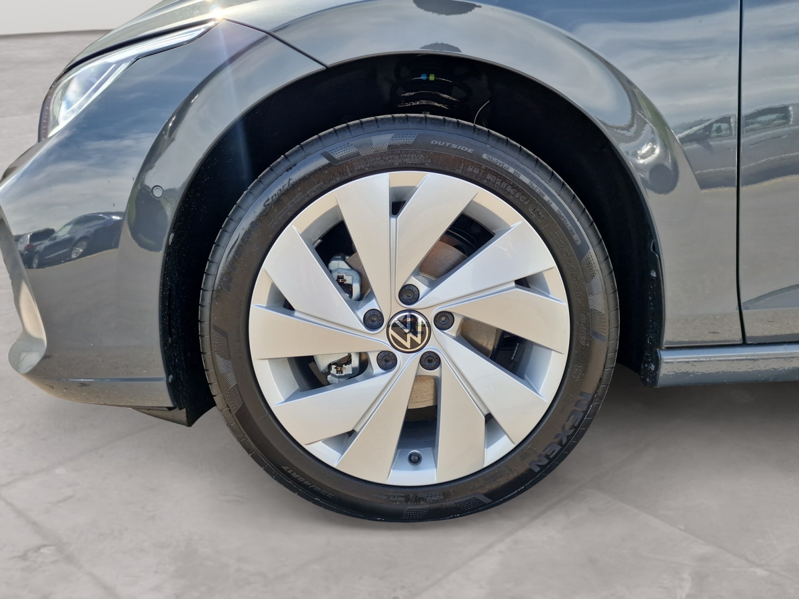 VW Golf 1.5 e TSI Life DSG-image-9