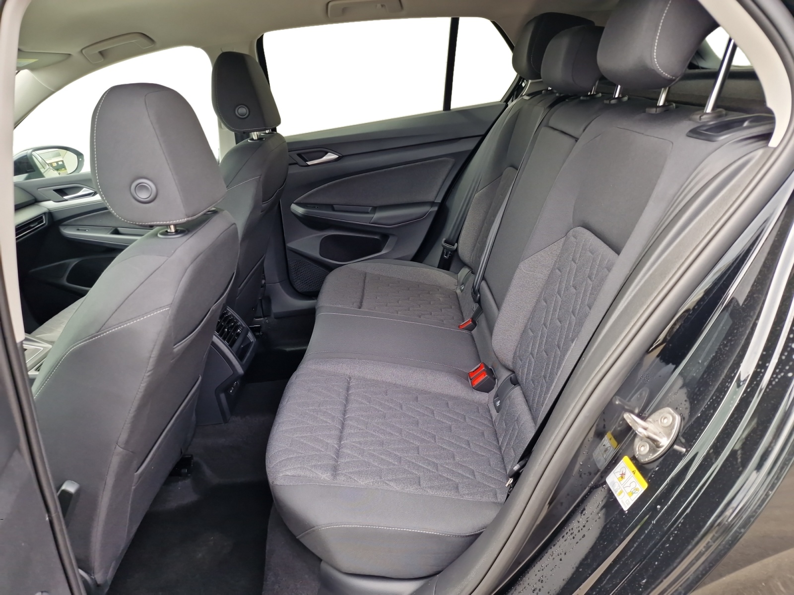 VW Golf 1.5 e TSI Life DSG-image-23