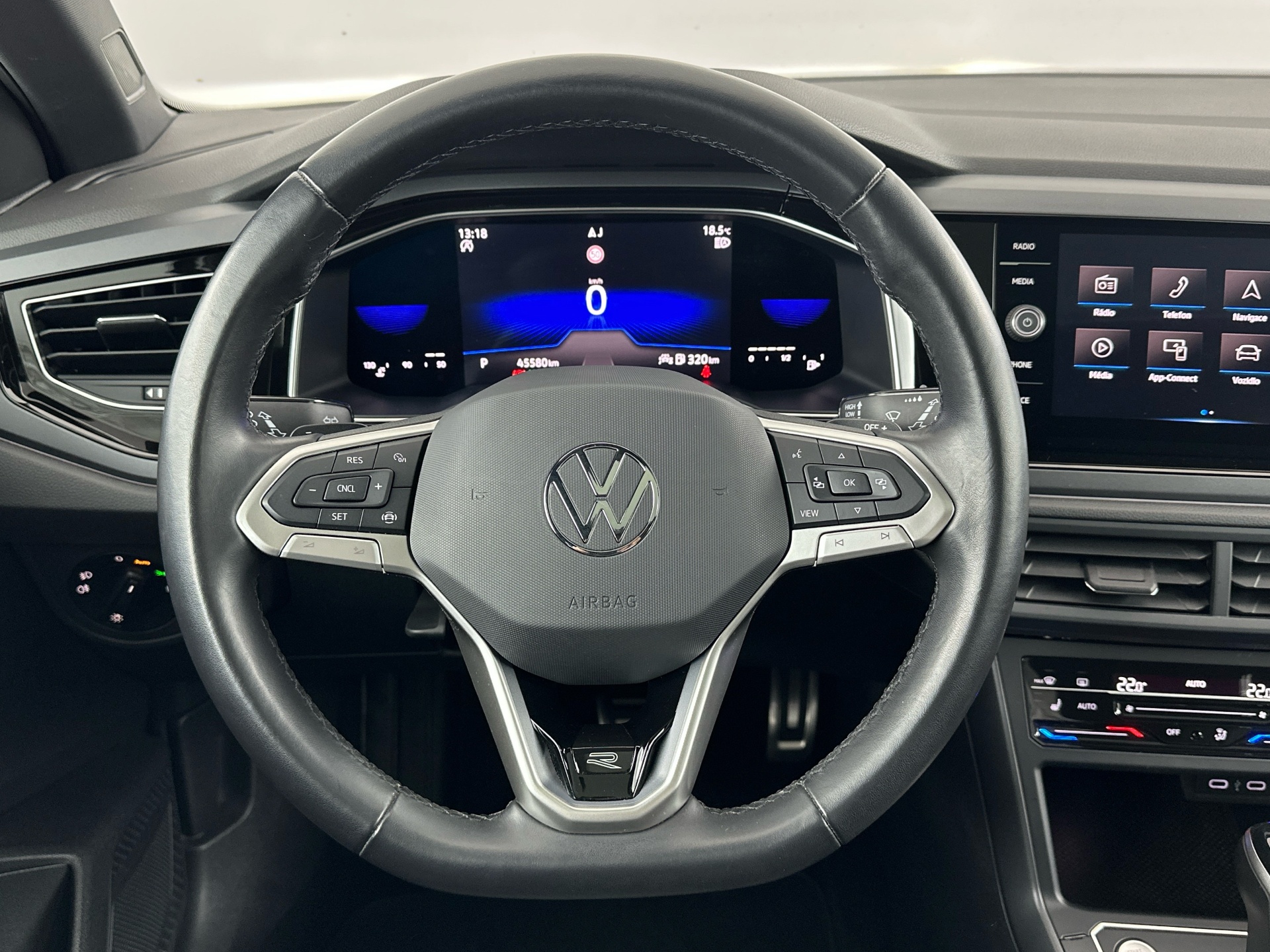VW Taigo 1.5 TSI R-Line DSG ° Sonderlackierung Grün & Schwarz ° Panorama-Glasdach-image-8