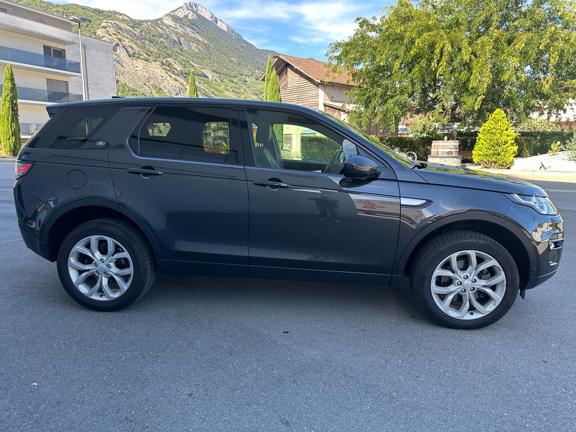 LAND ROVER Discovery Sport 2.0 Si4 HSE AT9-image-2