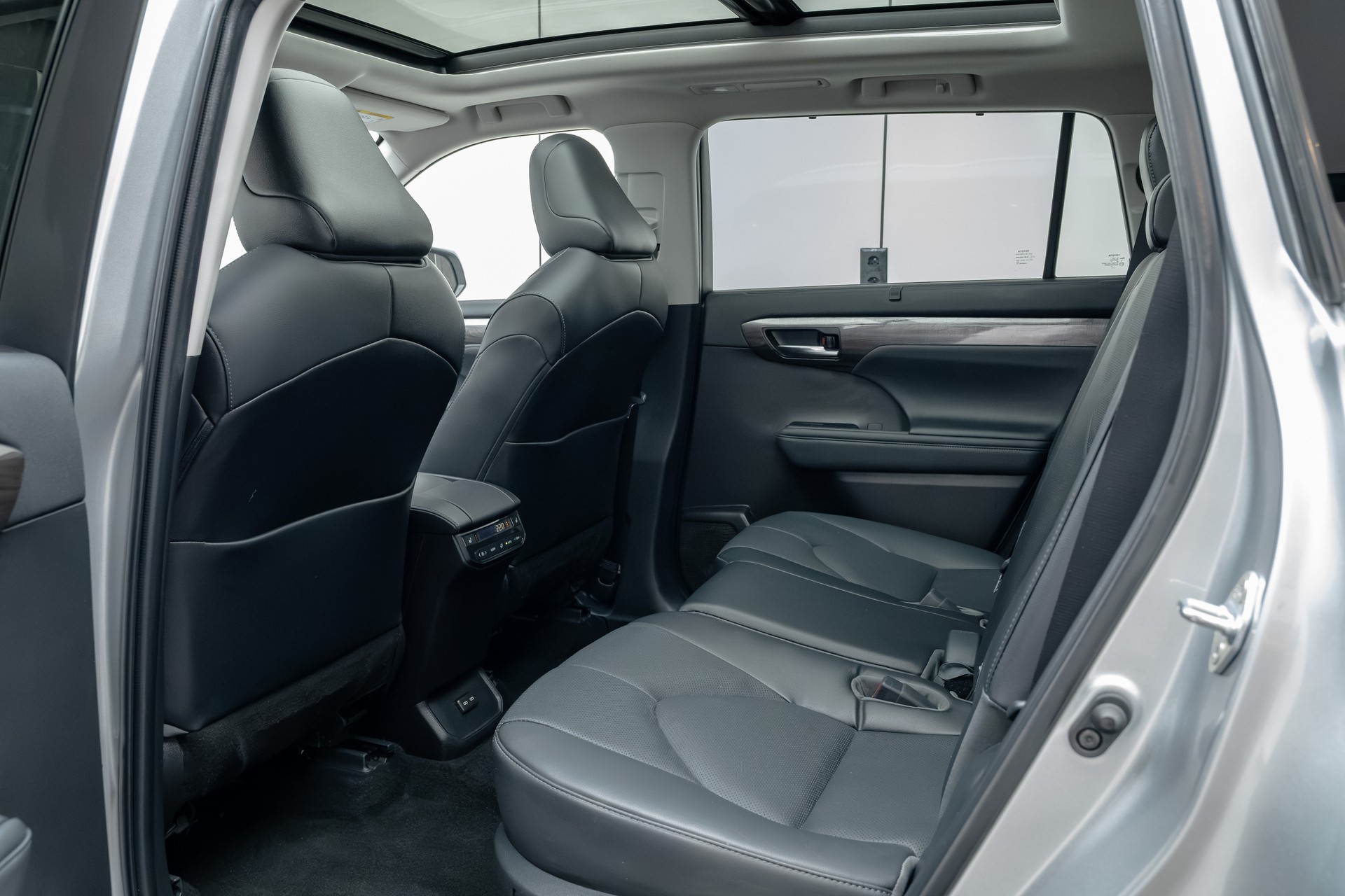 TOYOTA Highlander 2.5 HSD Premium e-CVT-image-14