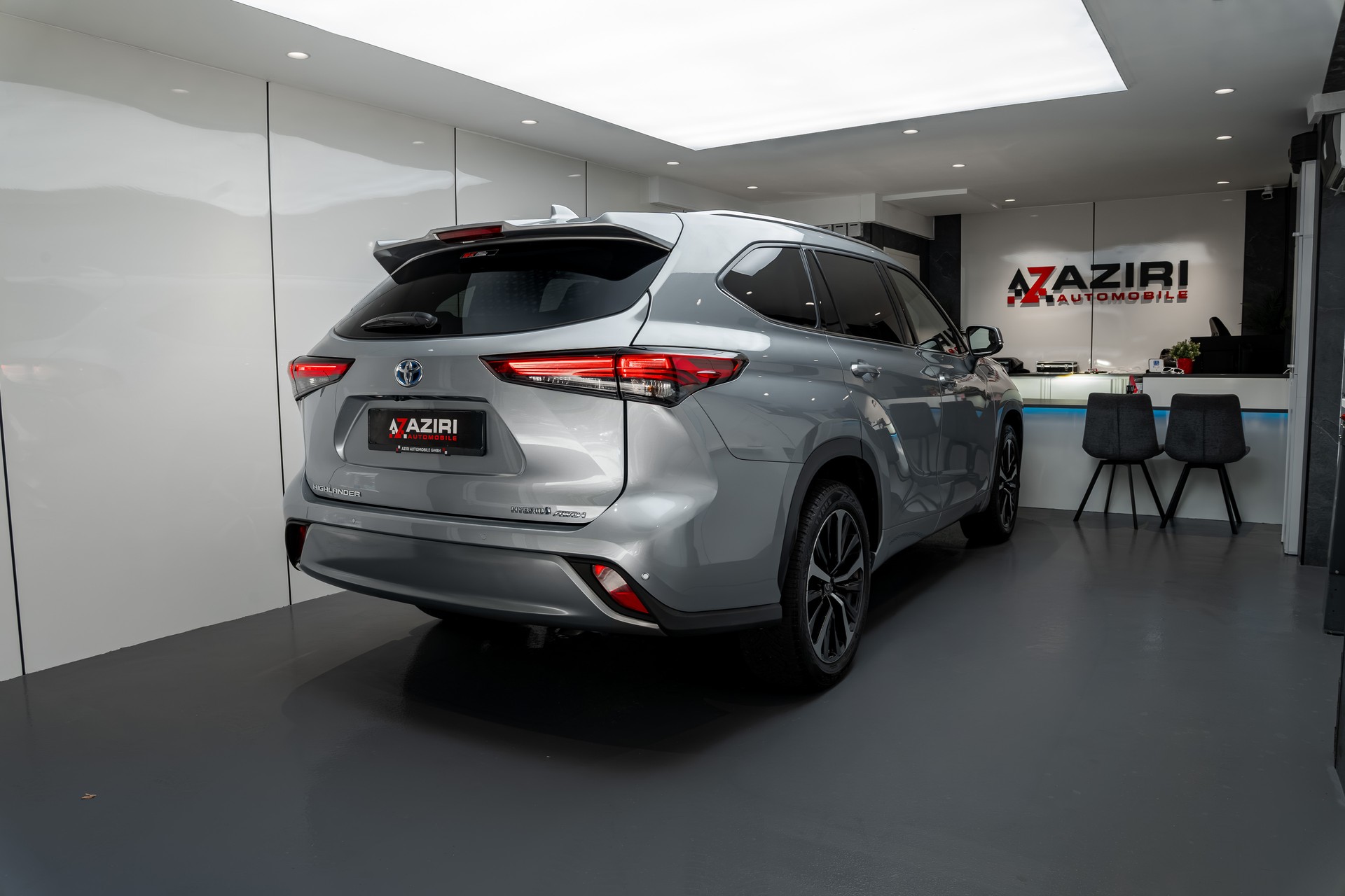 TOYOTA Highlander 2.5 HSD Premium e-CVT-image-3