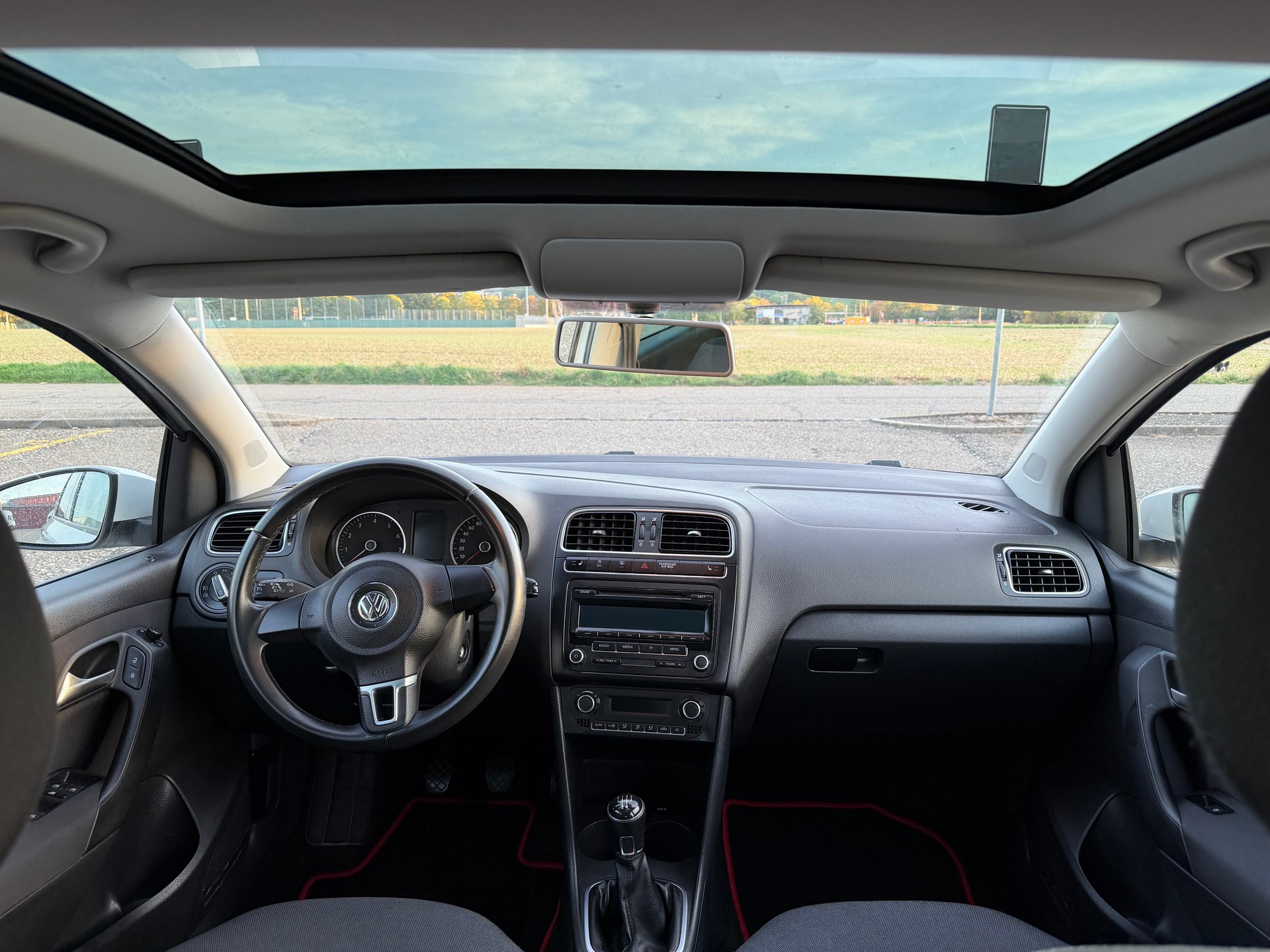 VW Polo 1.2 TSI R-Line Design-image-8