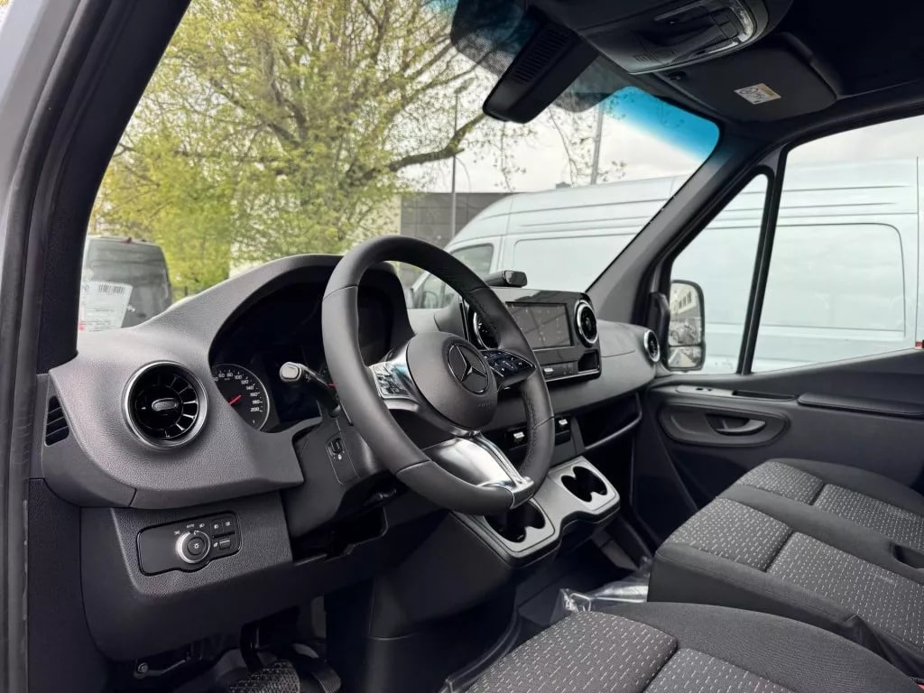 MERCEDES-BENZ Sprinter 319 CDI Lang 9G-TRONIC 4x4-image-5
