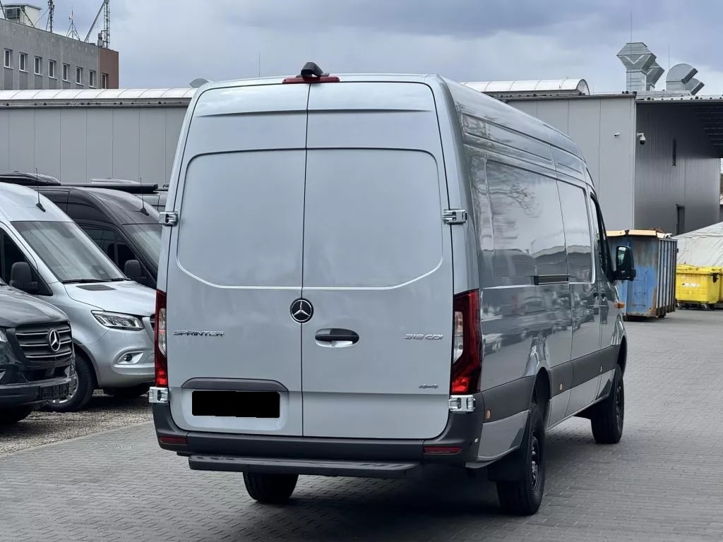 MERCEDES-BENZ Sprinter 319 CDI Lang 9G-TRONIC 4x4-image-4