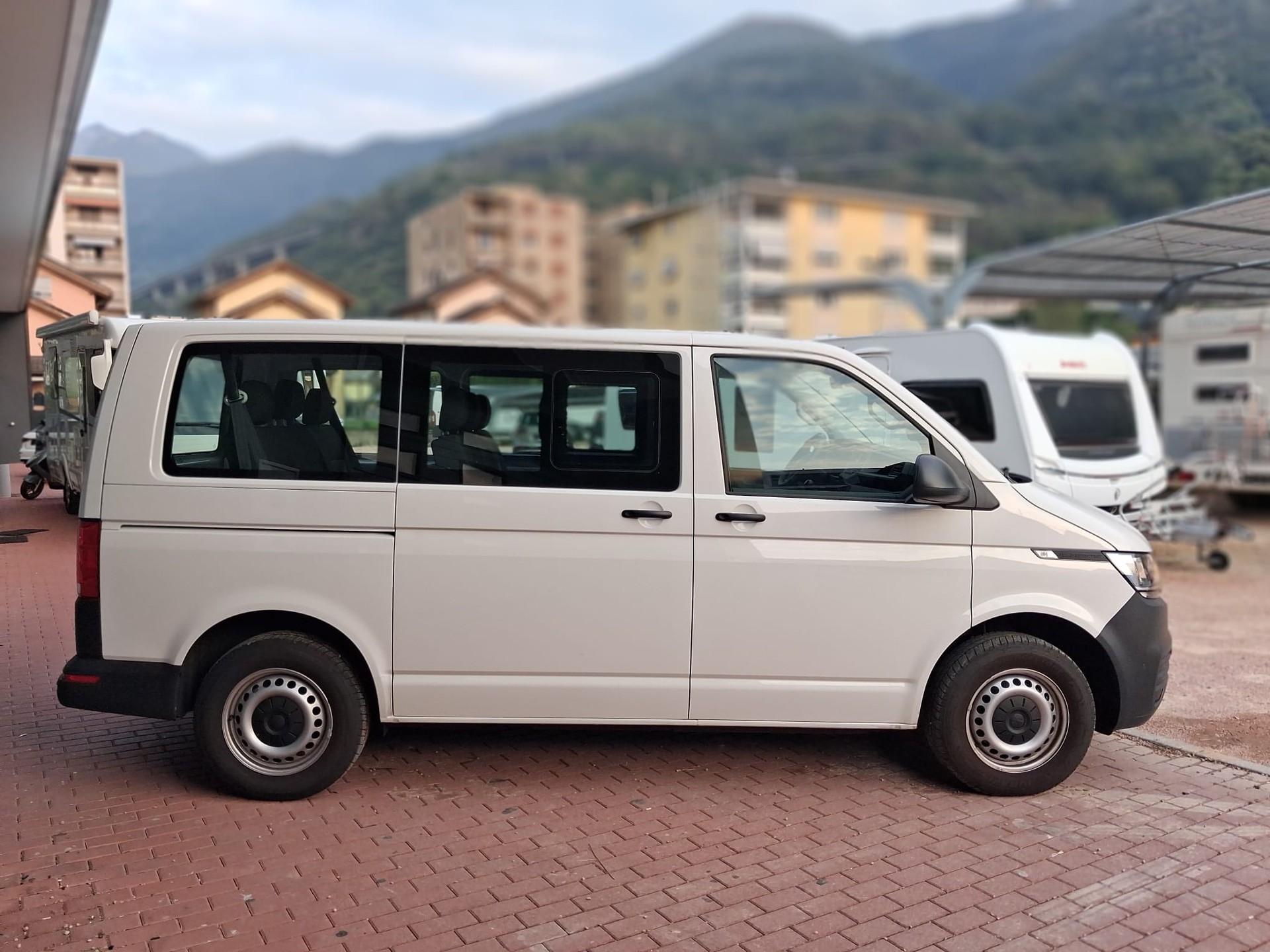 VW T6.1 2.0 TDI 9 posti-image-5