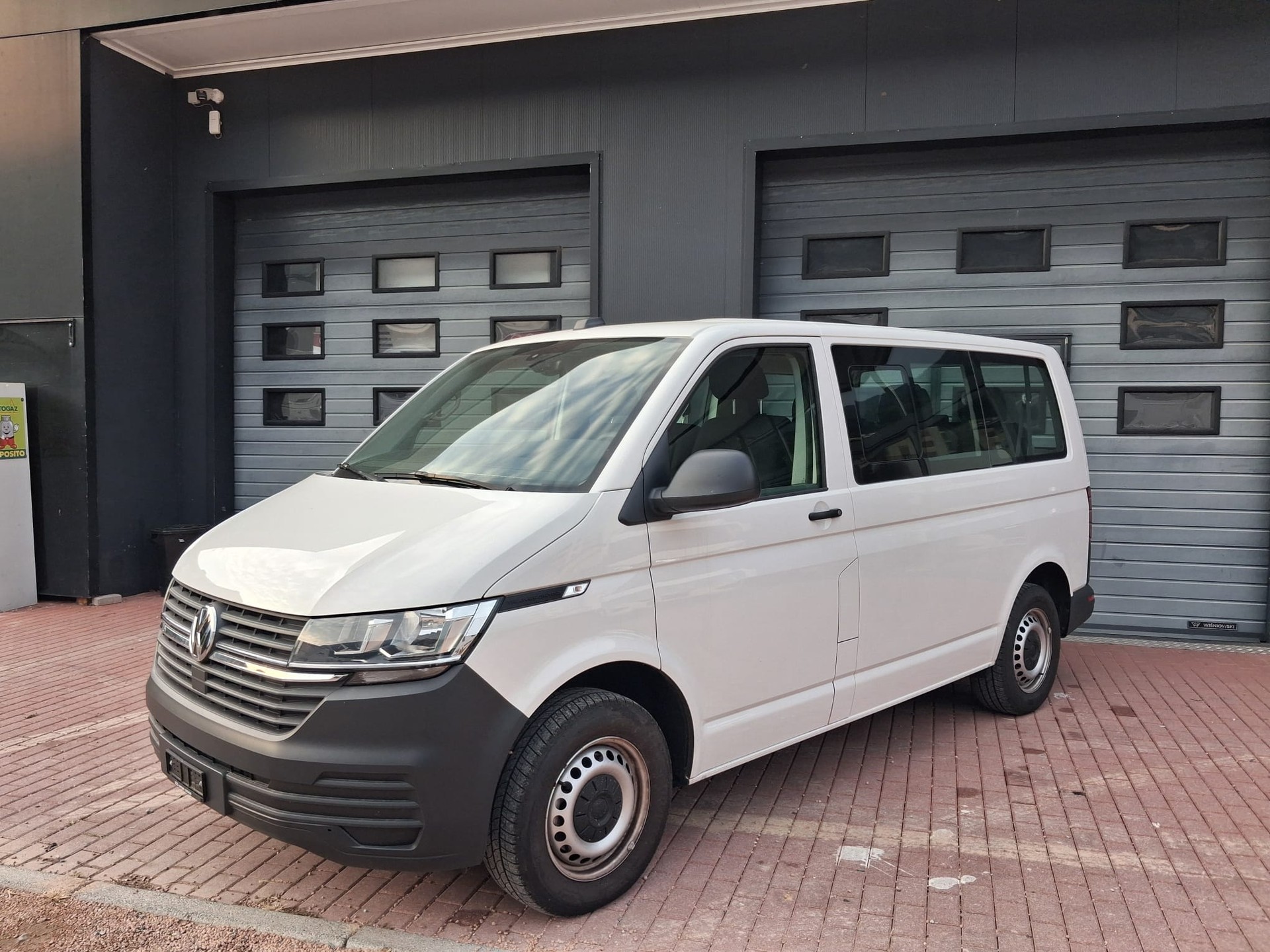 VW T6.1 2.0 TDI 9 posti-image-1