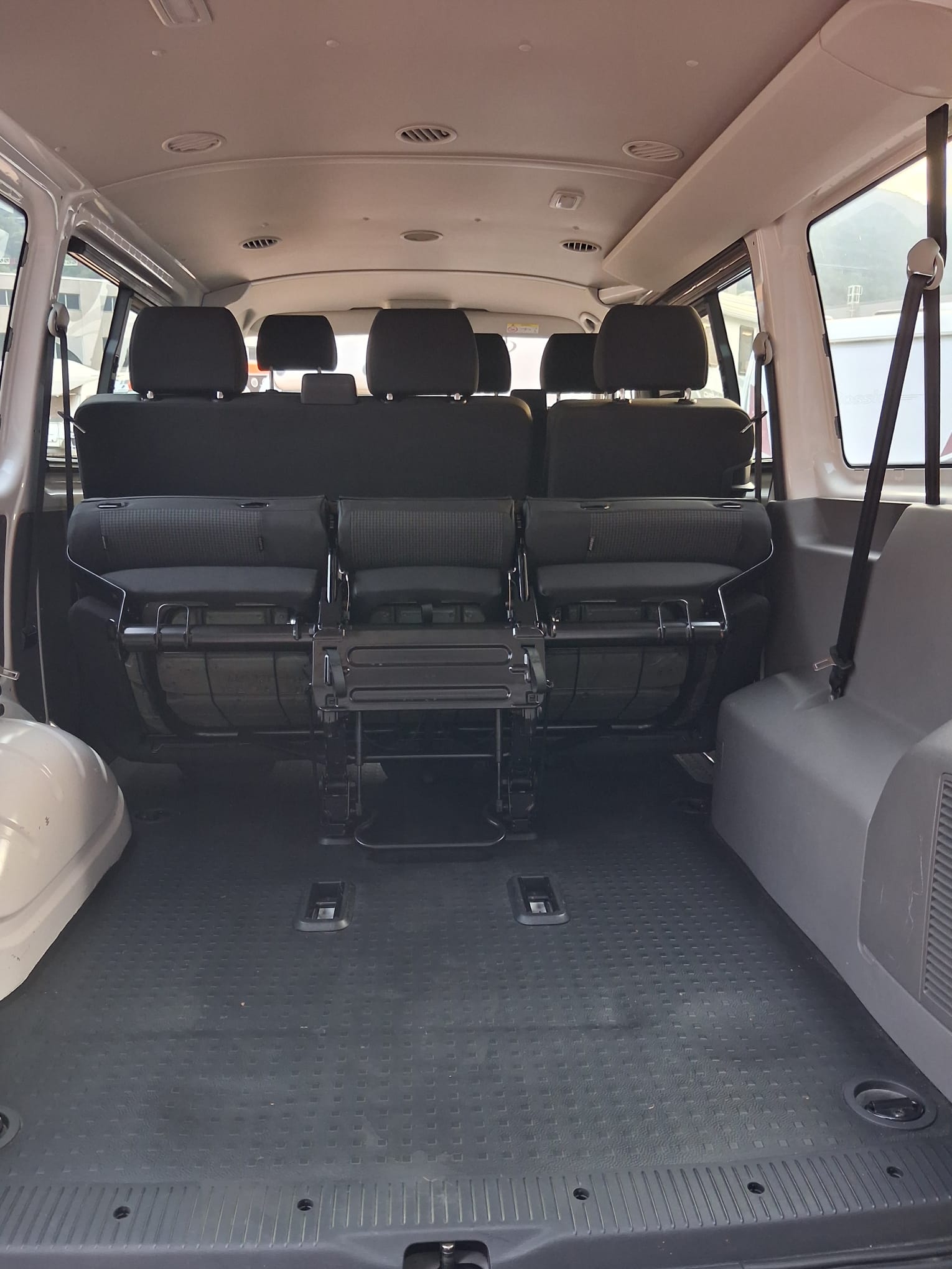 VW T6.1 2.0 TDI 9 posti-image-13