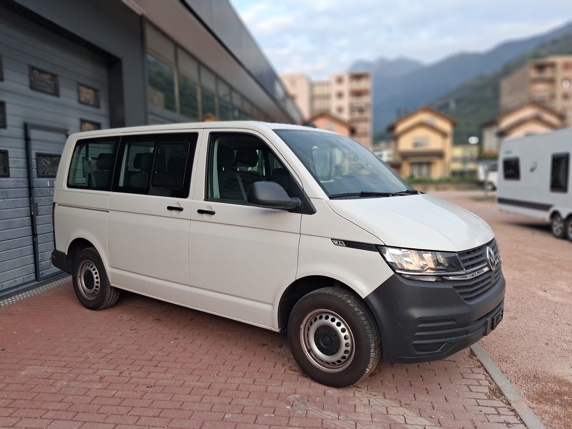 VW T6.1 2.0 TDI 9 posti-image-6