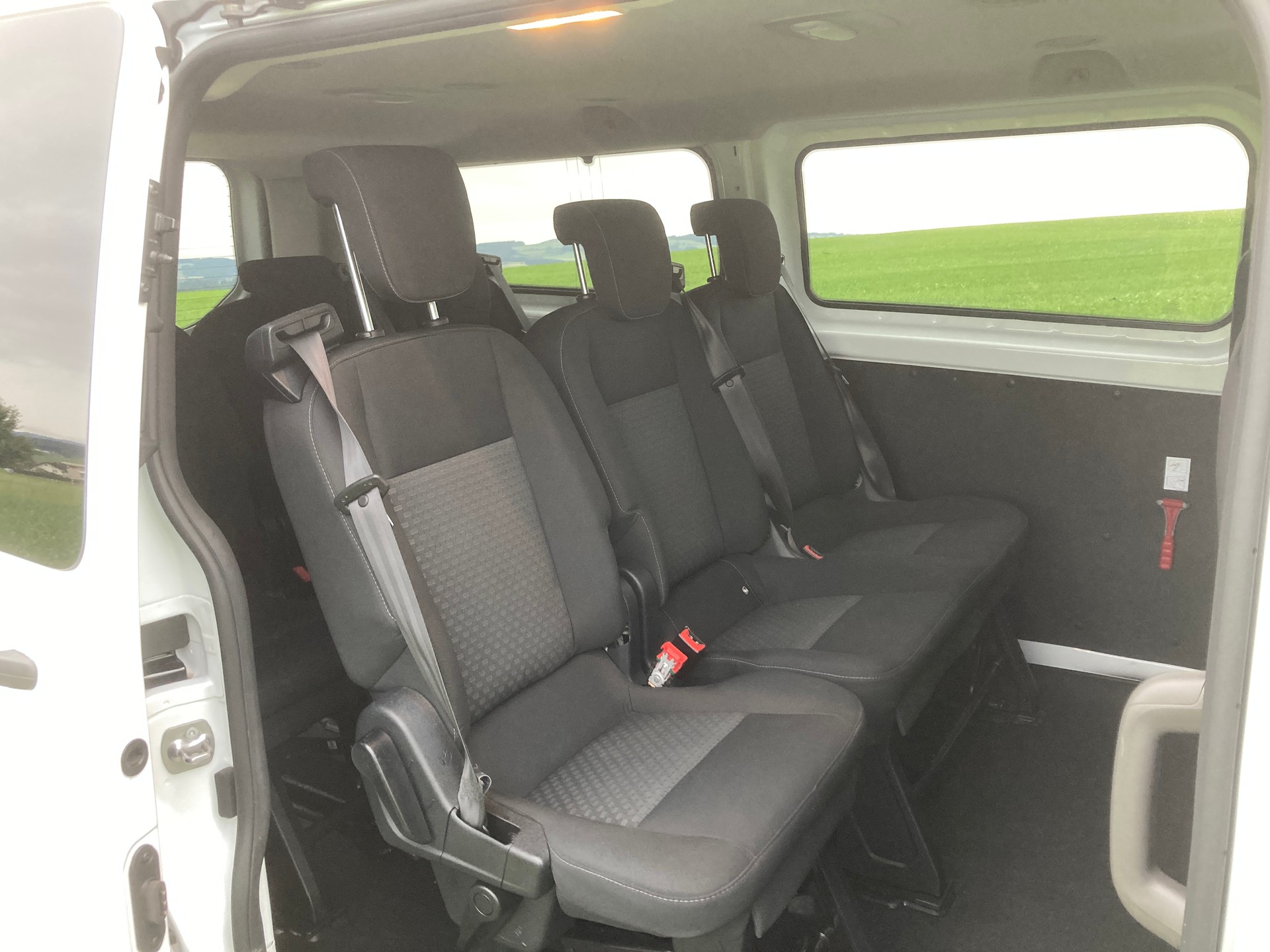 FORD Transit Custom 320 L1H1 Trend 9 Plätzer-image-6