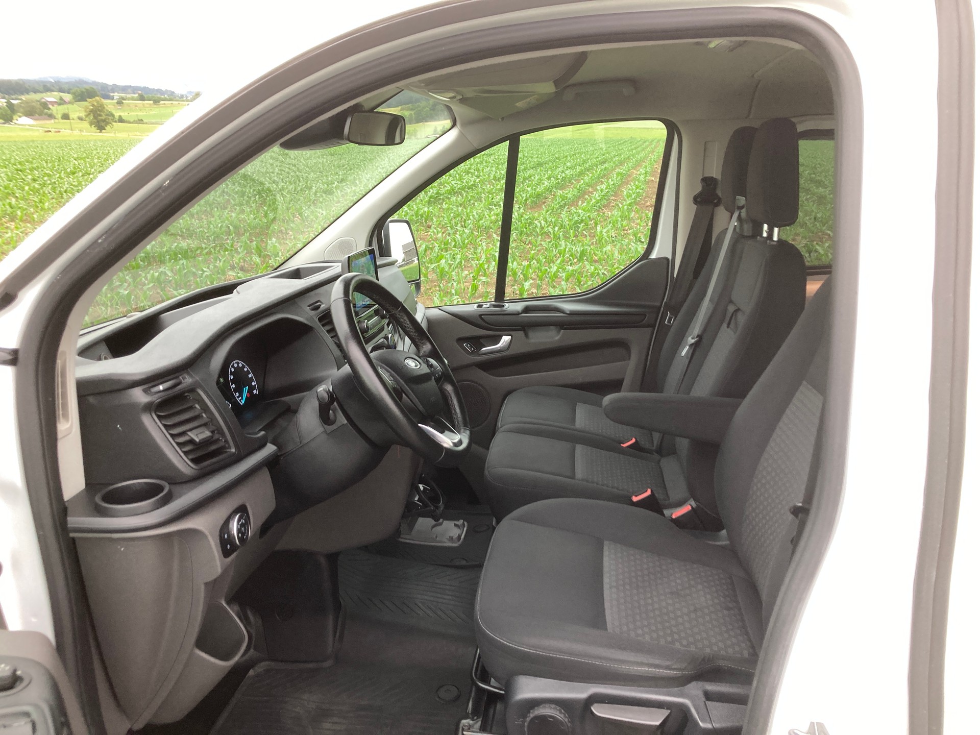 FORD Transit Custom 320 L1H1 Trend 9 Plätzer-image-7