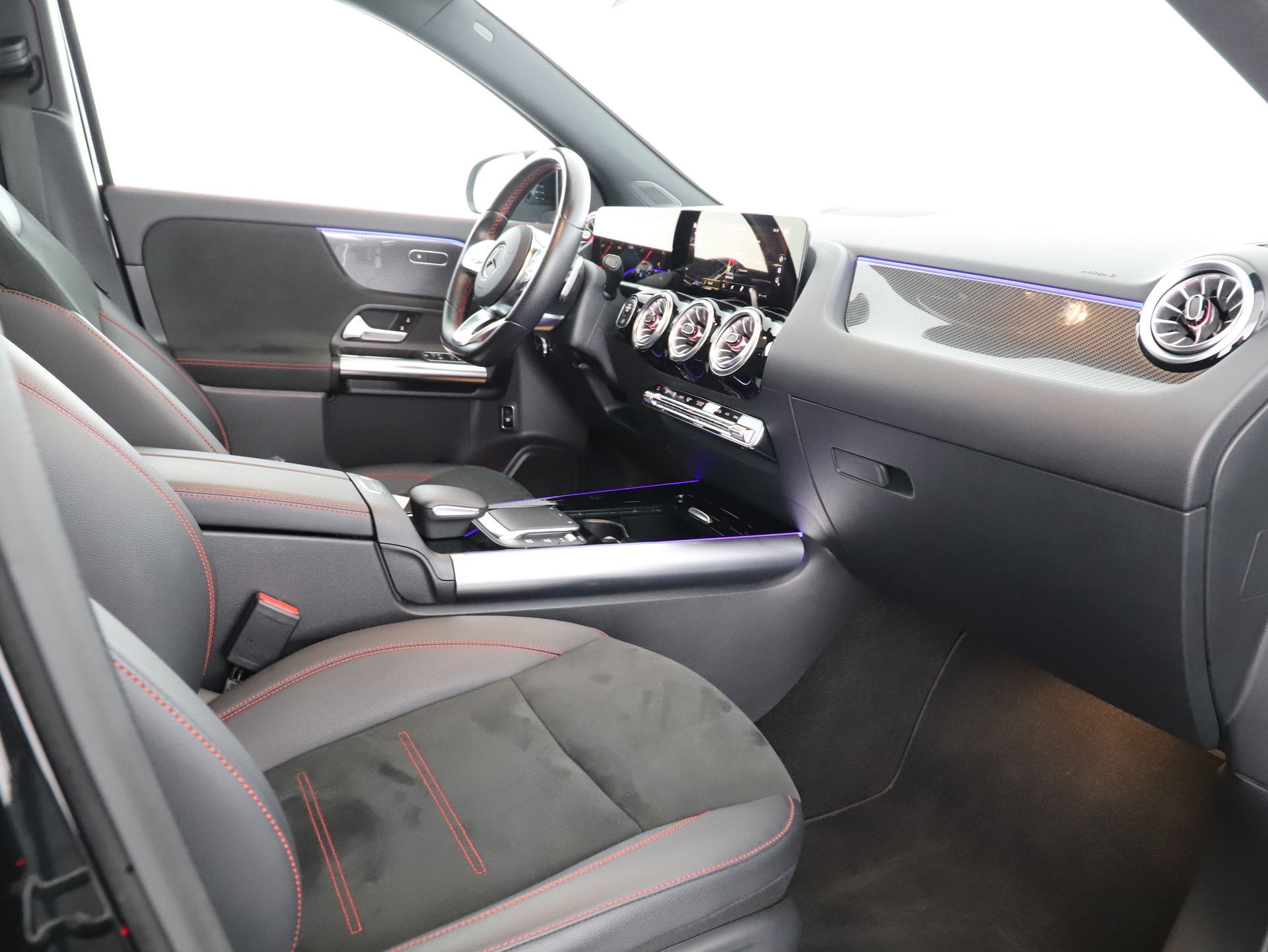 MERCEDES-BENZ GLA 250 AMG Line 4Matic-image-8