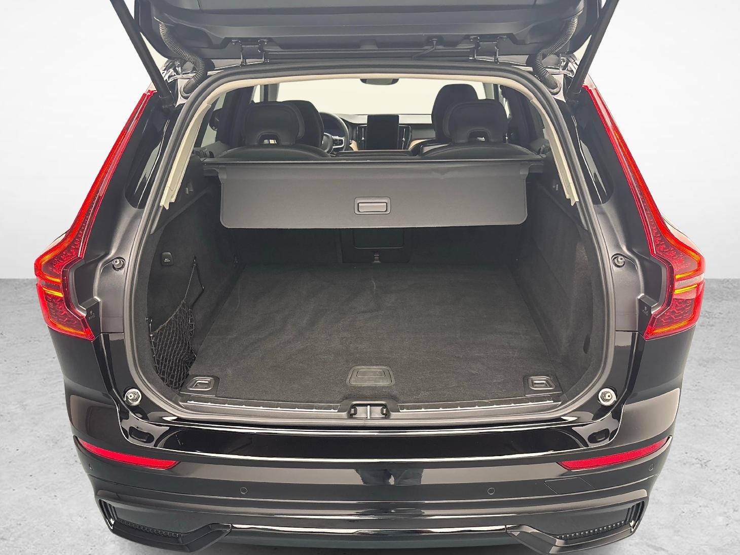 VOLVO XC60 2.0 T6 TE Plus Dark eAWD-image-11