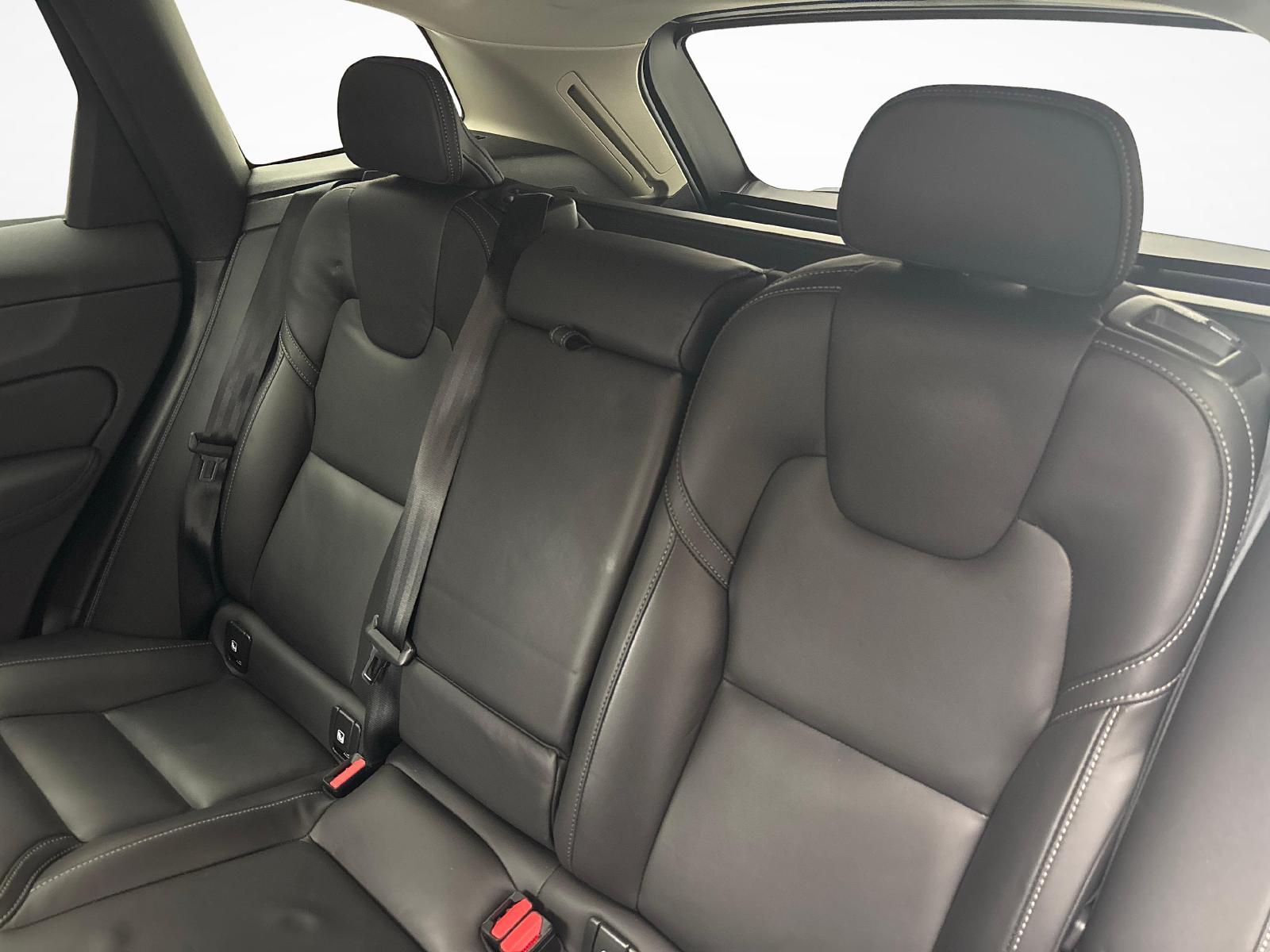 VOLVO XC60 2.0 T6 TE Plus Dark eAWD-image-10