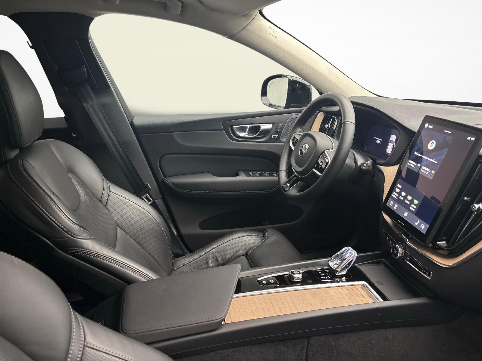 VOLVO XC60 2.0 T6 TE Plus Dark eAWD-image-9