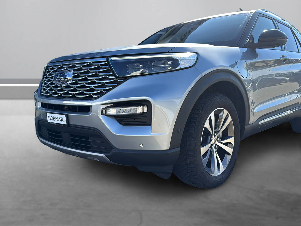 FORD Explorer 3.0 V6 Plug-in Hybrid Platinum-image-1