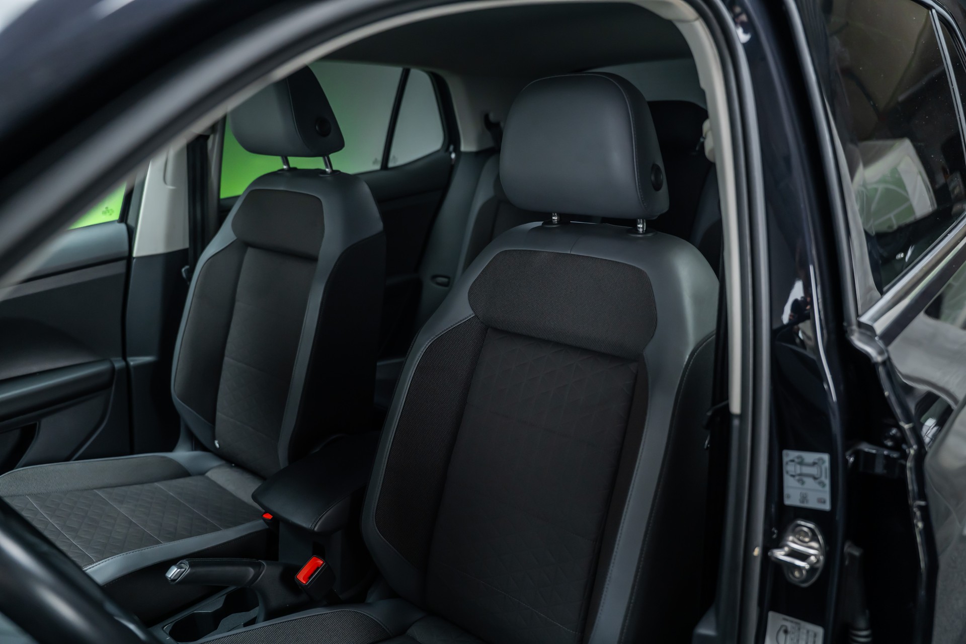 VW T-Cross 1.0 TSI 110 Style DSG / Rückfahr-Kamera / Virtual Cockpit / Sitzheizung-image-9