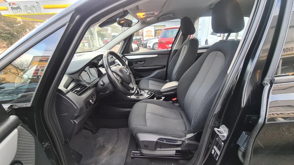 BMW 218d Gran Tourer Steptronic ** Gr.Navi ** Parkhilfe v+h ** Abstandregelment ** Frisch ab MFK & Service **-image-11