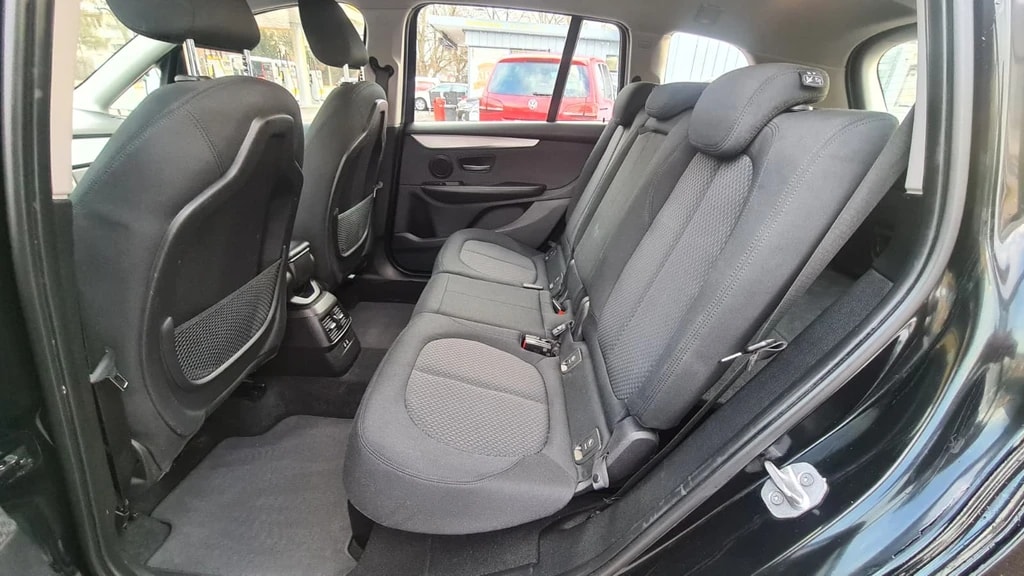 BMW 218d Gran Tourer Steptronic ** Gr.Navi ** Parkhilfe v+h ** Abstandregelment ** Frisch ab MFK & Service **-image-12
