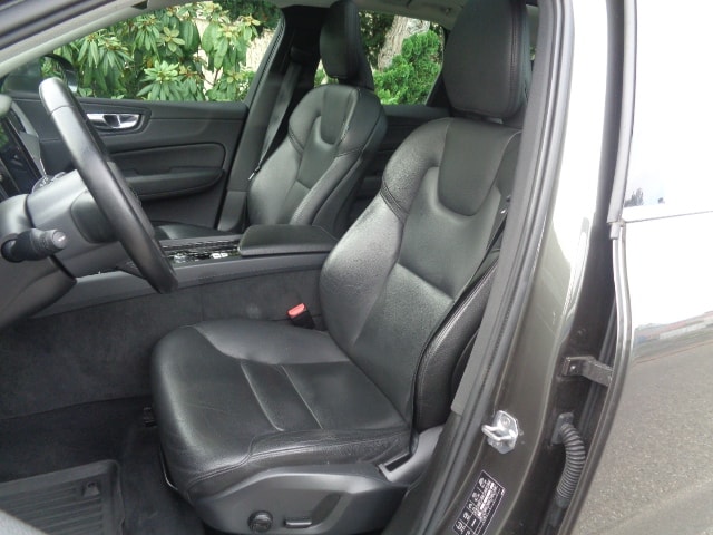 VOLVO XC60 T8 eAWD Momentum Geartronic-image-6