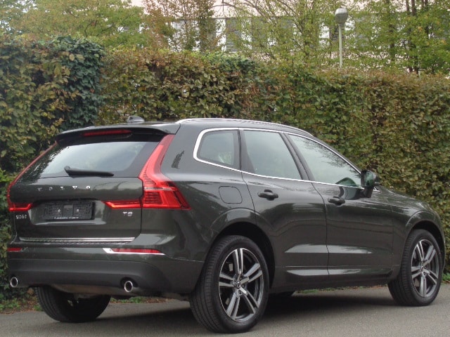 VOLVO XC60 T8 eAWD Momentum Geartronic-image-12