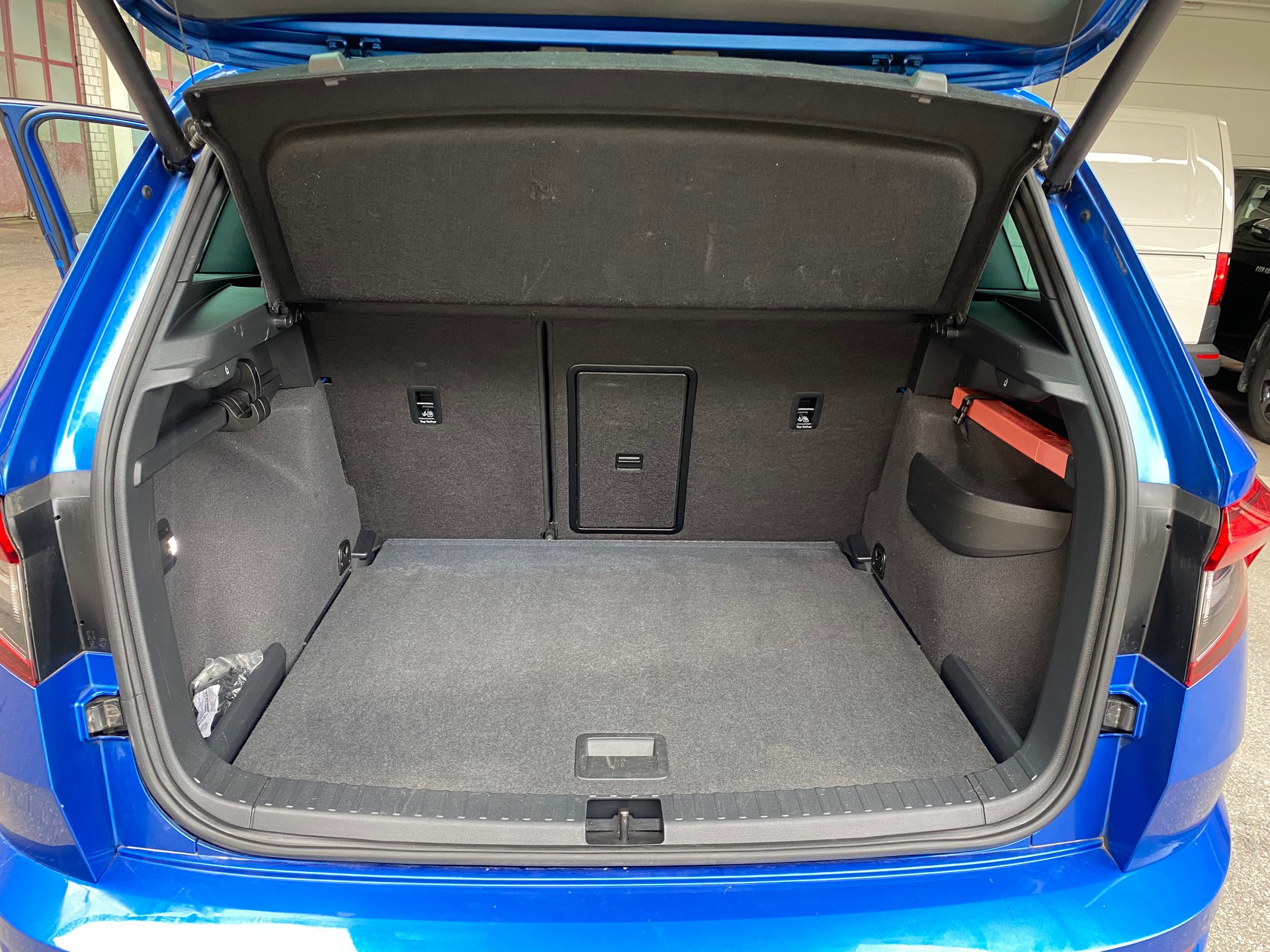SKODA Karoq 2.0 TSI SportLine 4x4 DSG-image-8