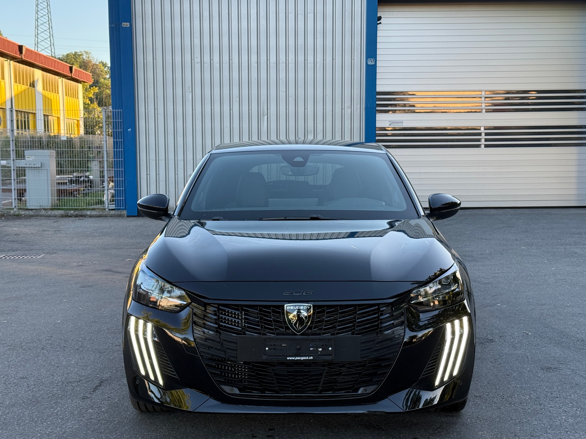 PEUGEOT 208 1.2 MHEV 145 GT-image-1