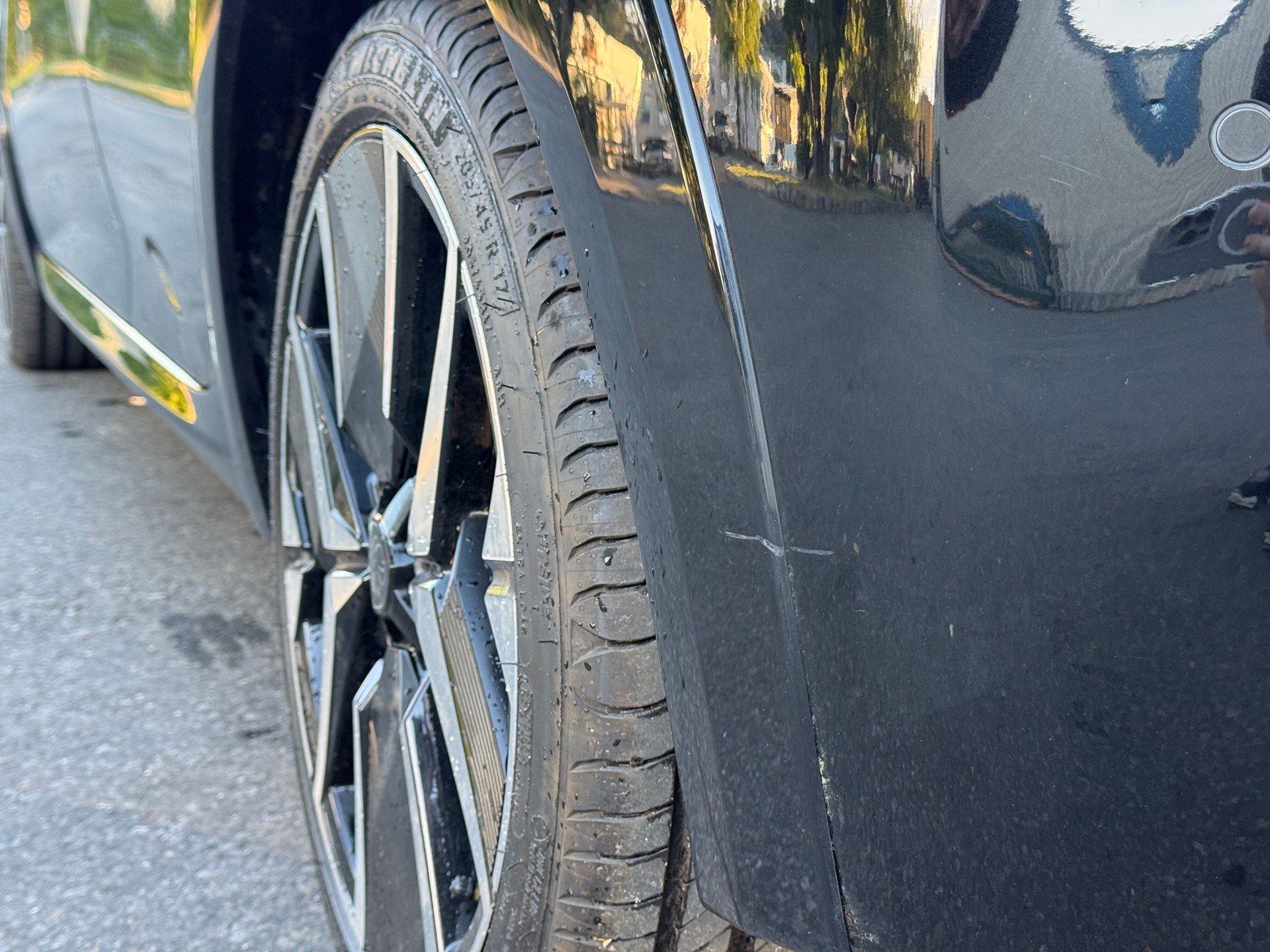 PEUGEOT 208 1.2 MHEV 145 GT-image-6