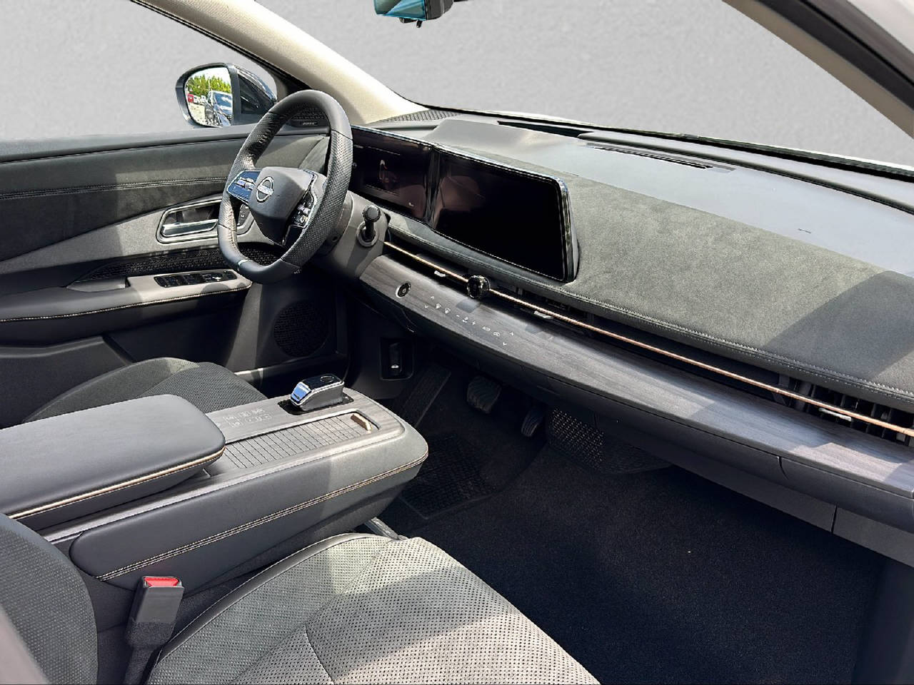 NISSAN Ariya Evolve e-4orce 306 PS-image-4