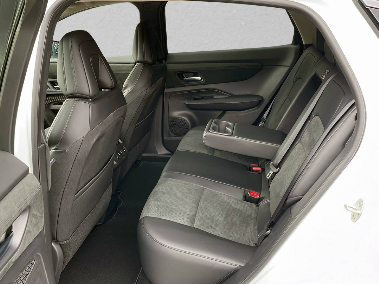 NISSAN Ariya Evolve e-4orce 306 PS-image-6