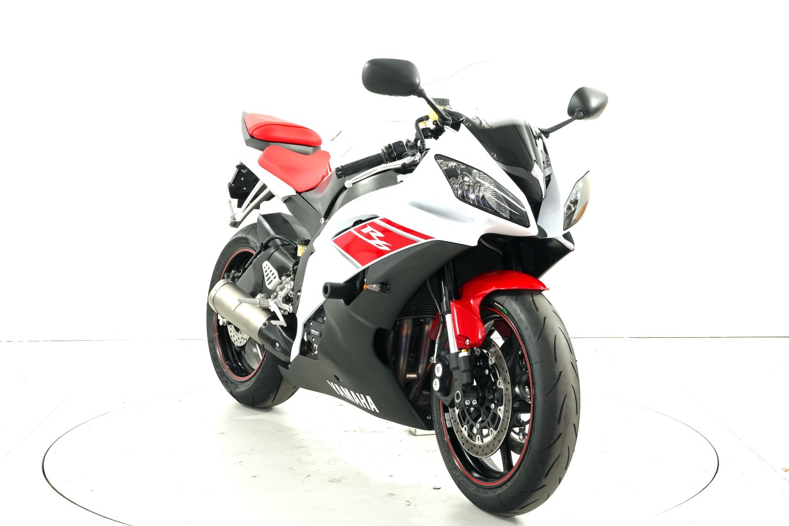 YAMAHA YZF-R6-showroom-element-1