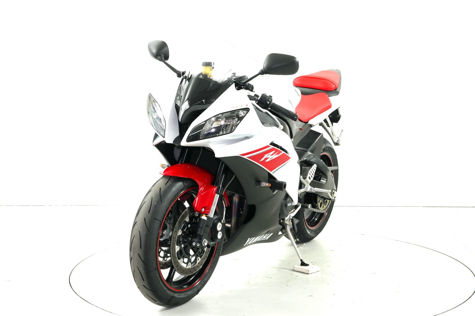 YAMAHA YZF-R6-showroom-element-2