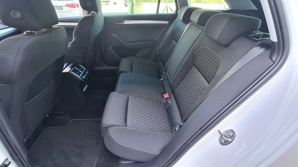 SKODA Superb Combi 2.0 TDi Ambition 4x4 DSG ** Gr-Navi ** RF-Kamera ** Abstandsregelsysteme ** Sitzheizung ** Frisch Ab MFK & Service-image-17