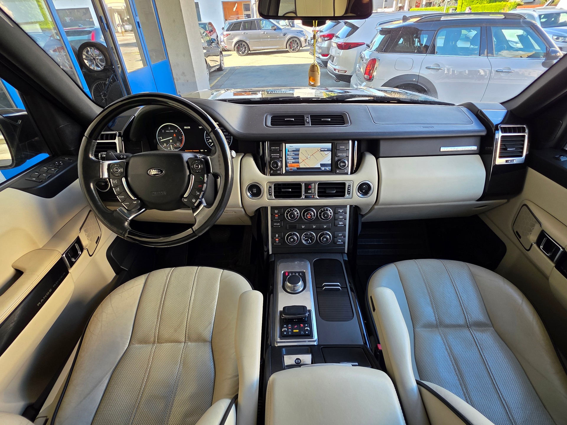 LAND ROVER Range Rover 4.4 TDV8 Vogue Automatic-image-10