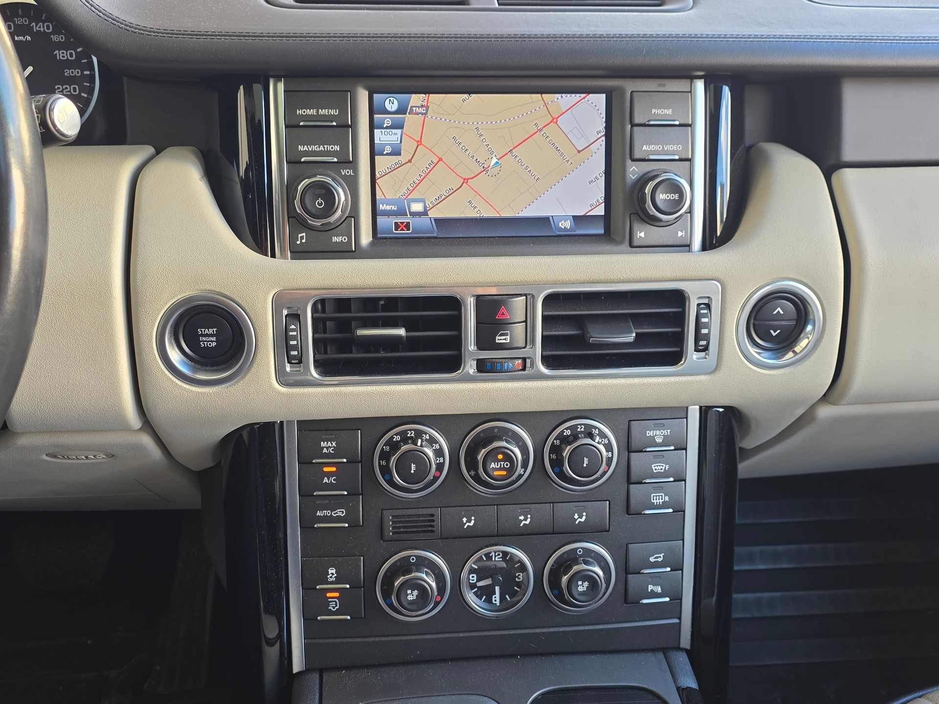 LAND ROVER Range Rover 4.4 TDV8 Vogue Automatic-image-22
